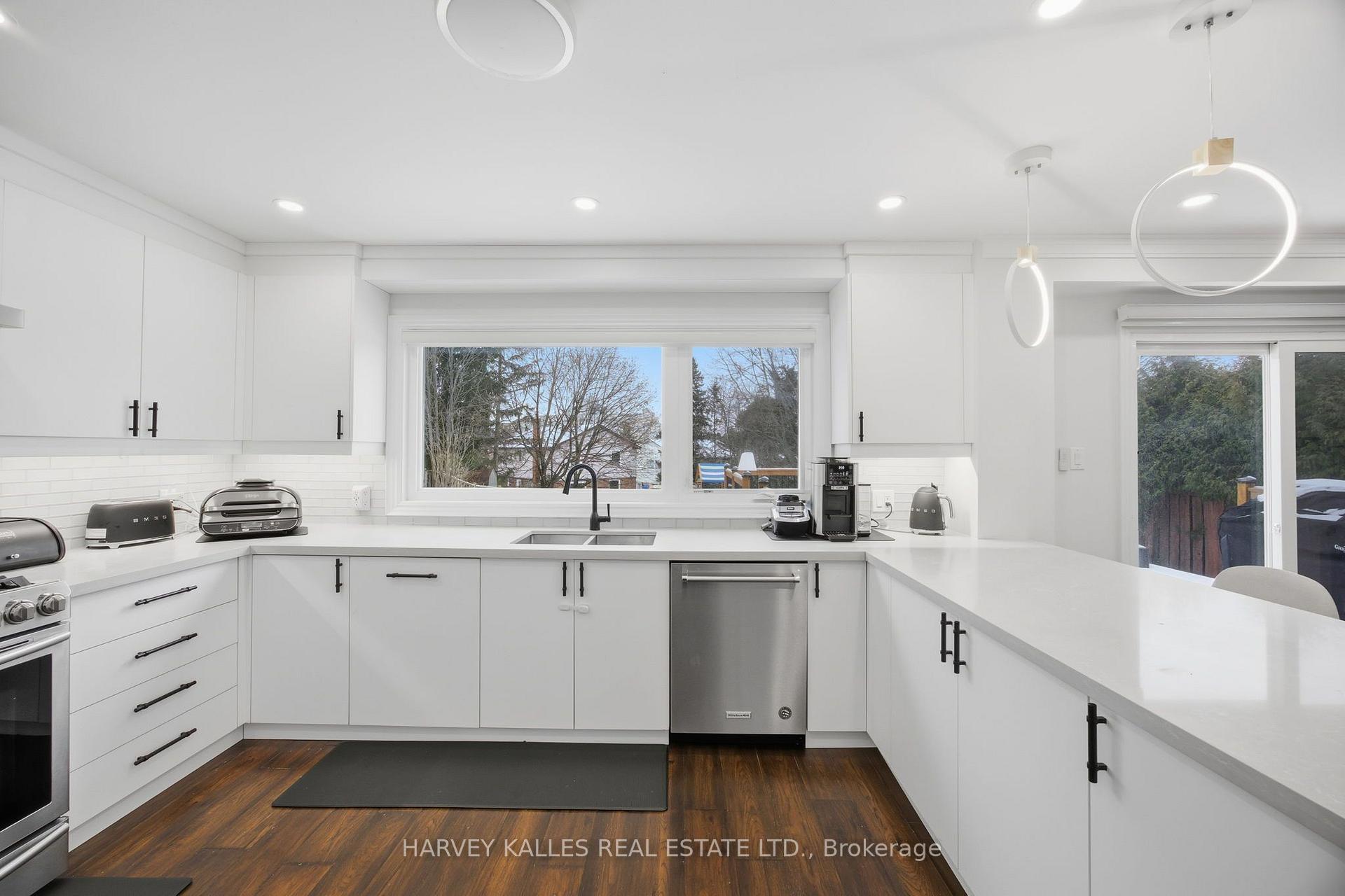3254 Sir Johns Homestead