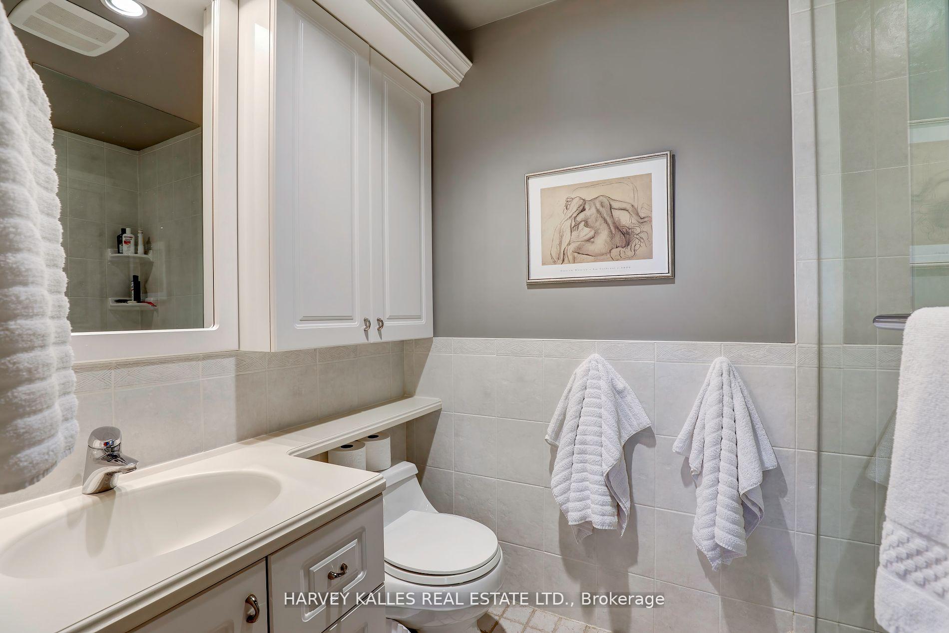 18 La Rose Avenue TH16, Toronto Unit: TH16