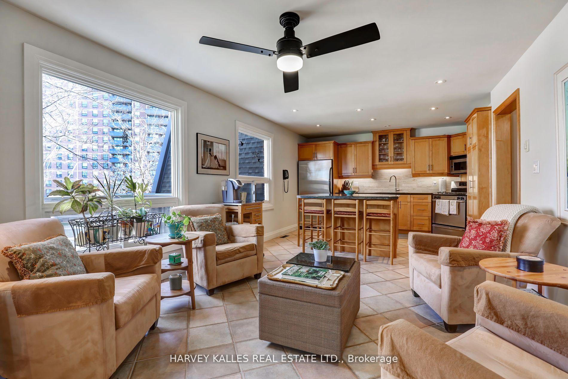 18 La Rose Avenue TH16, Toronto Unit: TH16