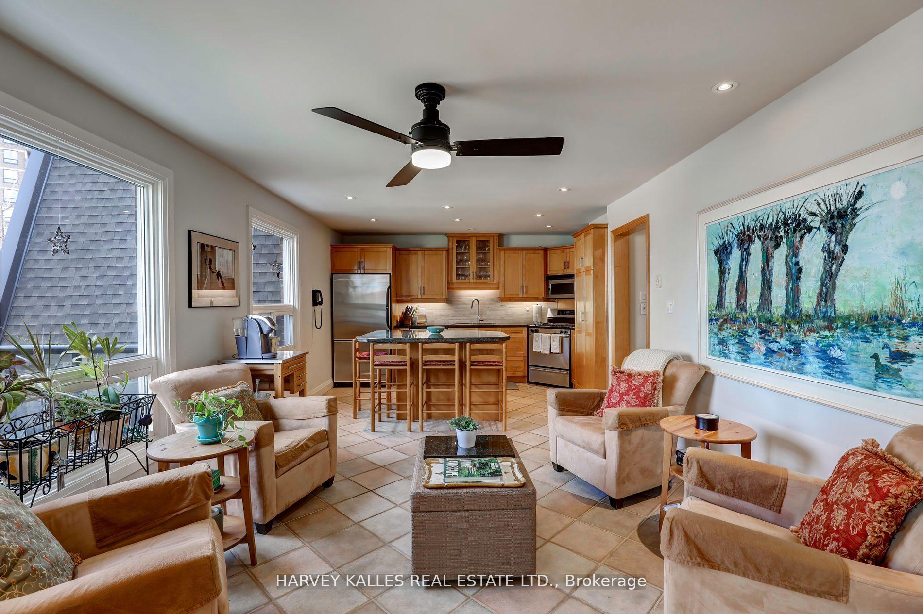 18 La Rose Avenue TH16, Toronto Unit: TH16