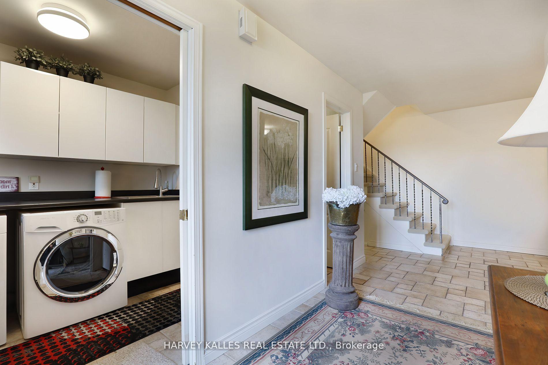 18 La Rose Avenue TH16, Toronto Unit: TH16