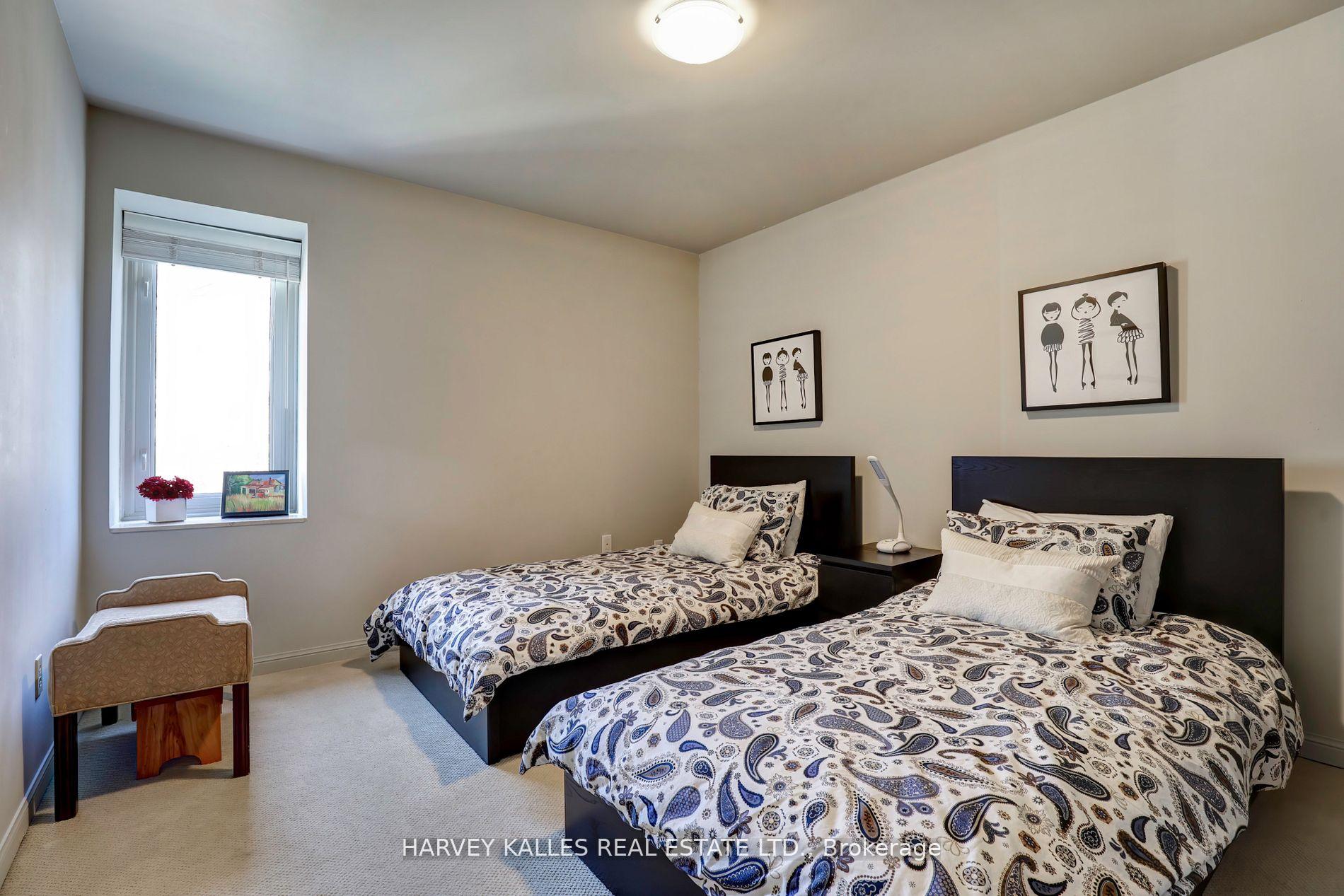 18 La Rose Avenue TH16, Toronto Unit: TH16
