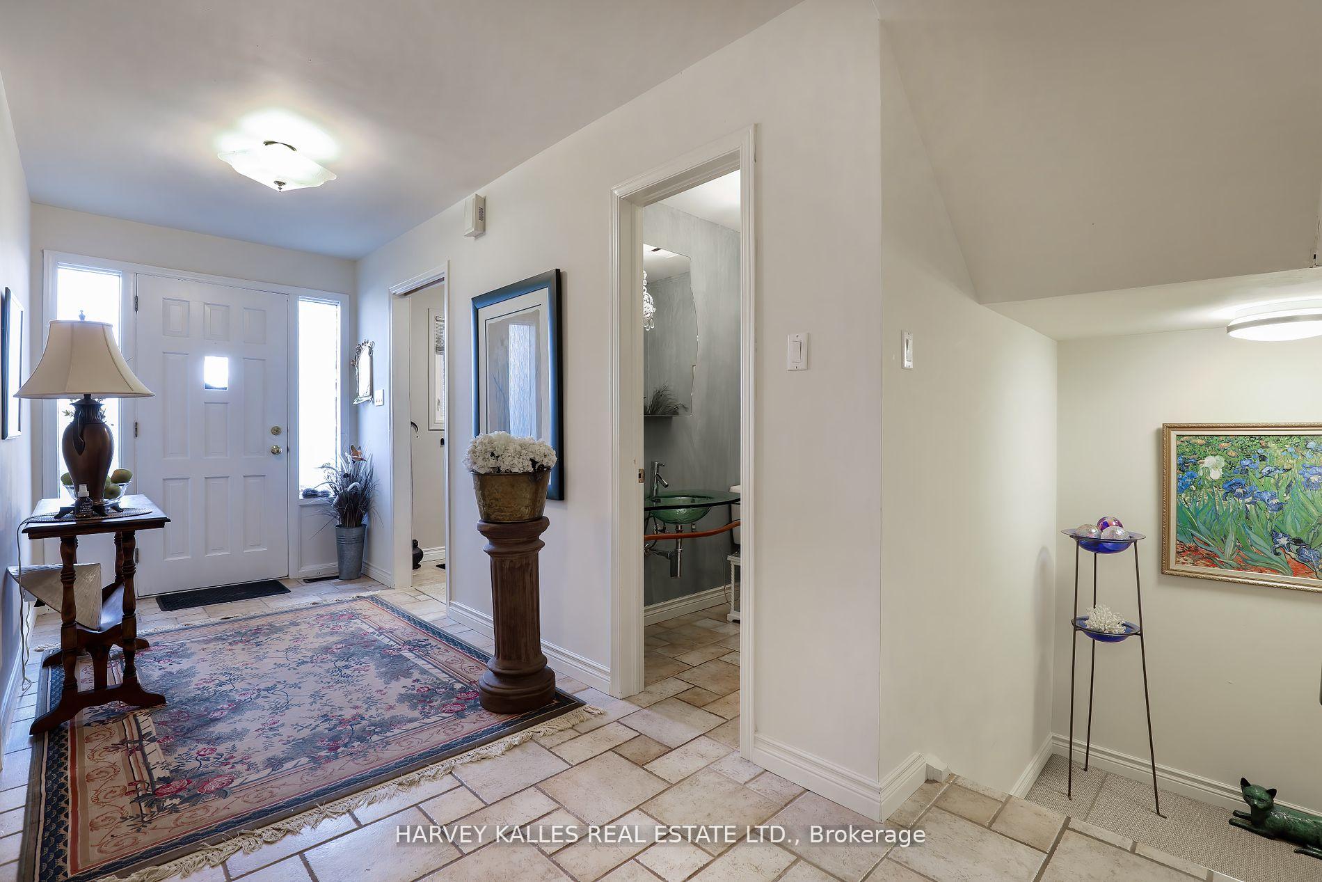 18 La Rose Avenue TH16, Toronto Unit: TH16