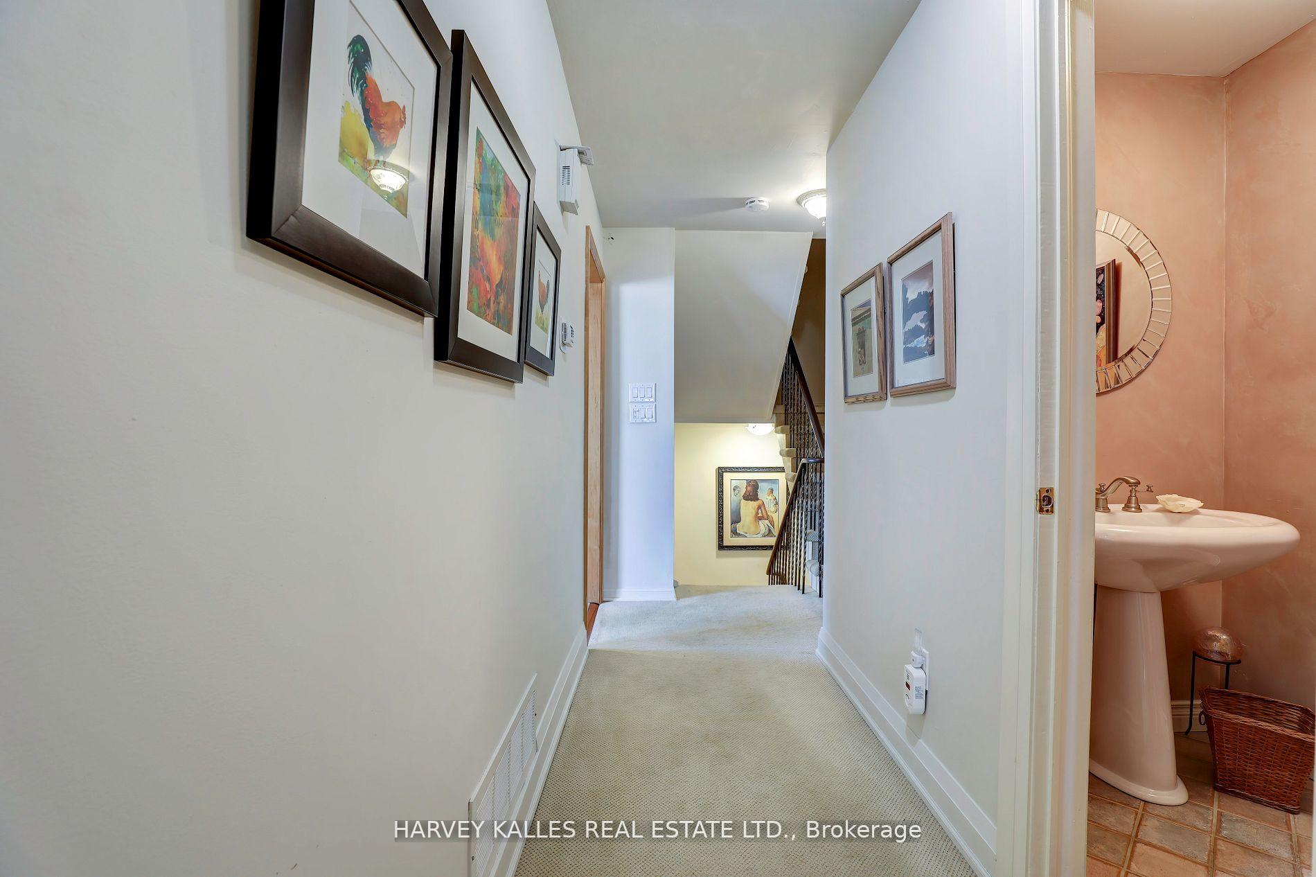 18 La Rose Avenue TH16, Toronto Unit: TH16