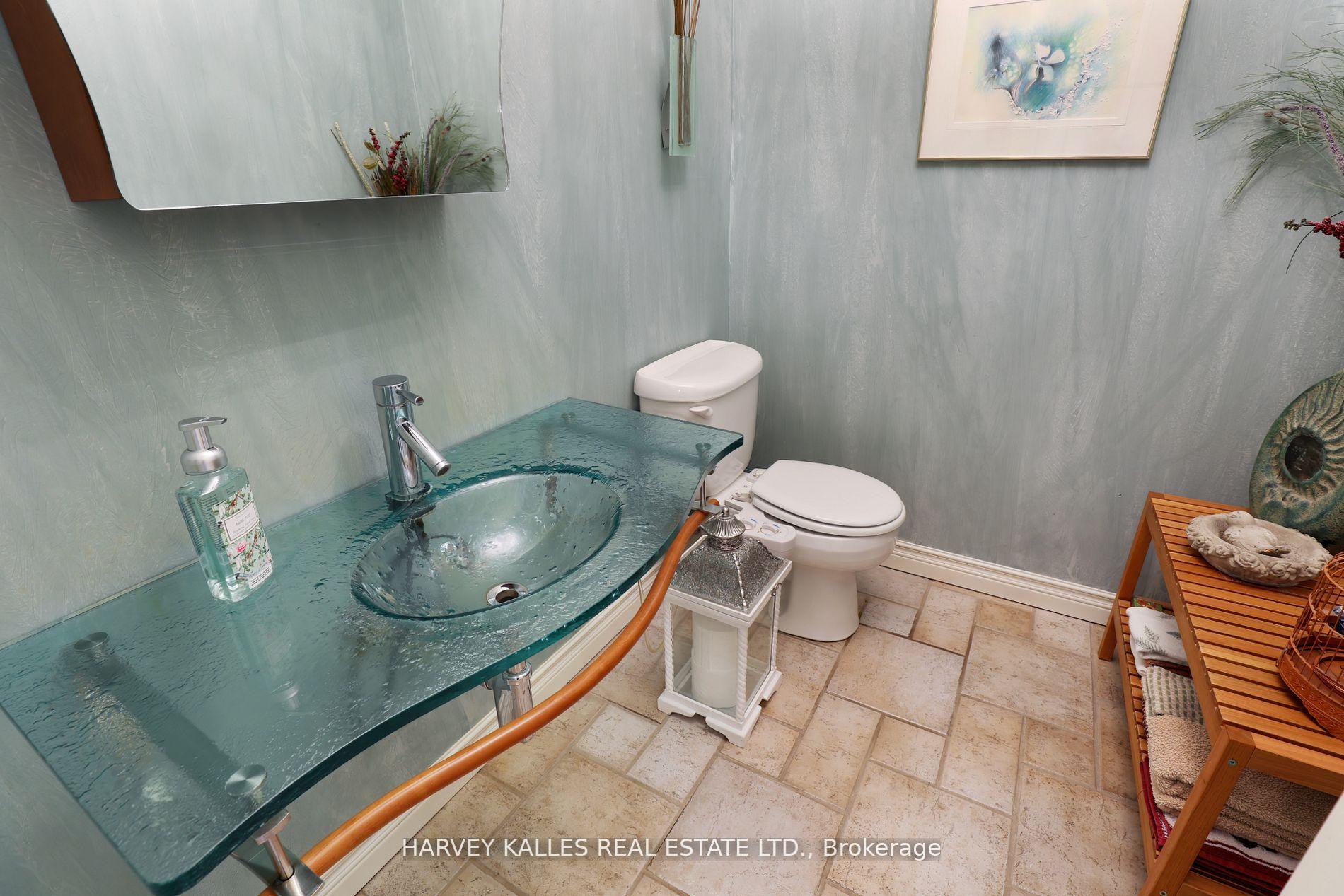 18 La Rose Avenue TH16, Toronto Unit: TH16
