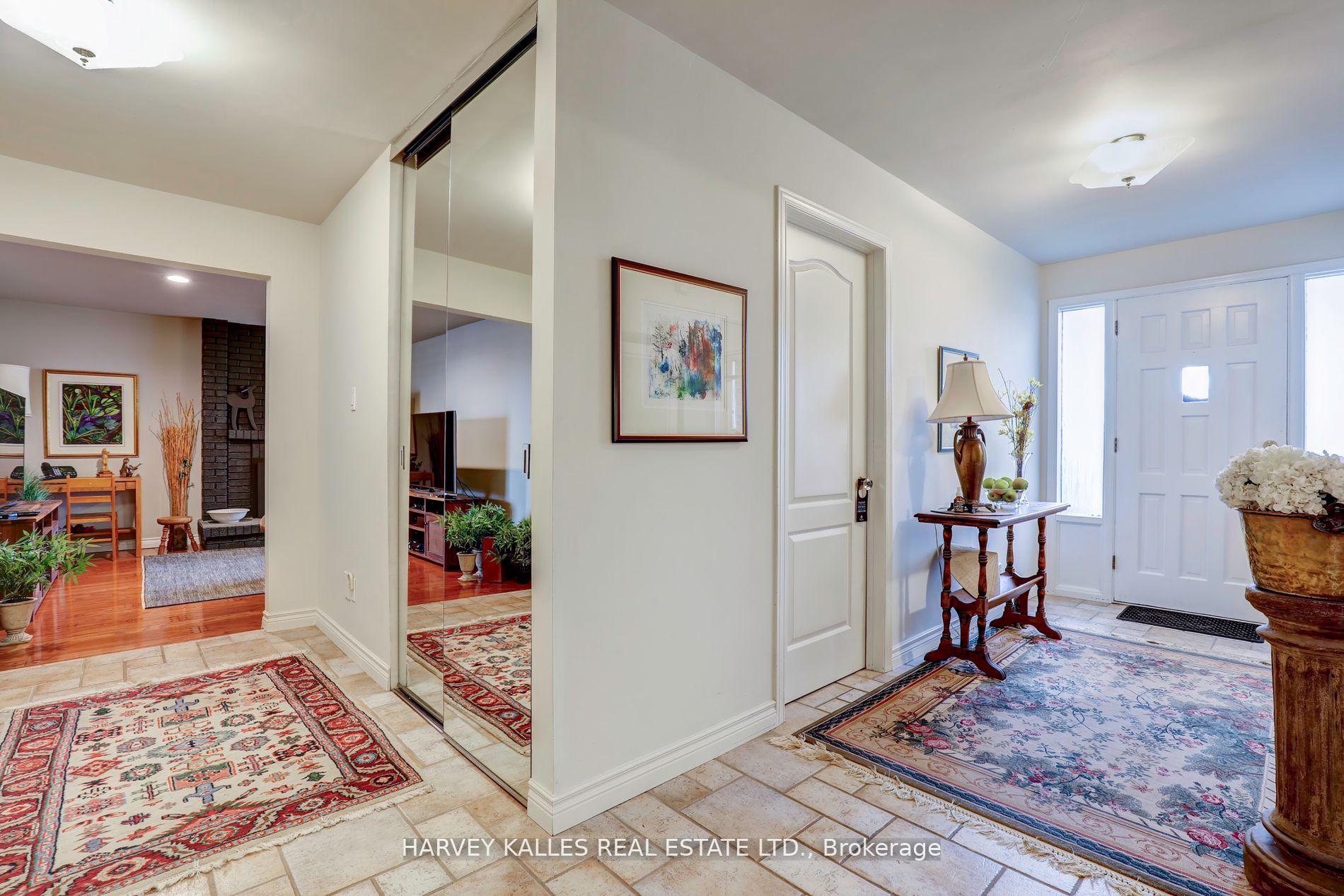 18 La Rose Avenue TH16, Toronto Unit: TH16