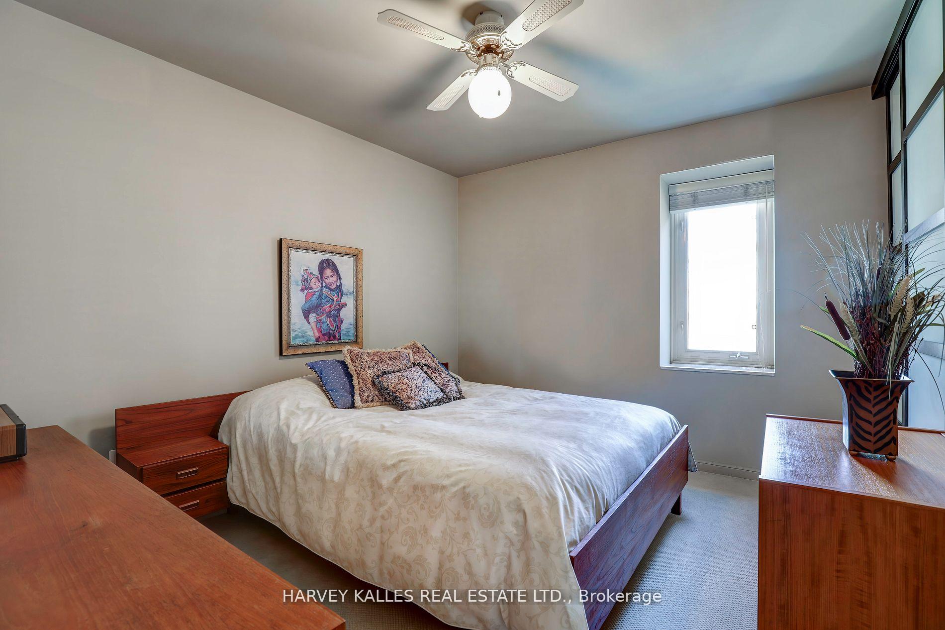 18 La Rose Avenue TH16, Toronto Unit: TH16