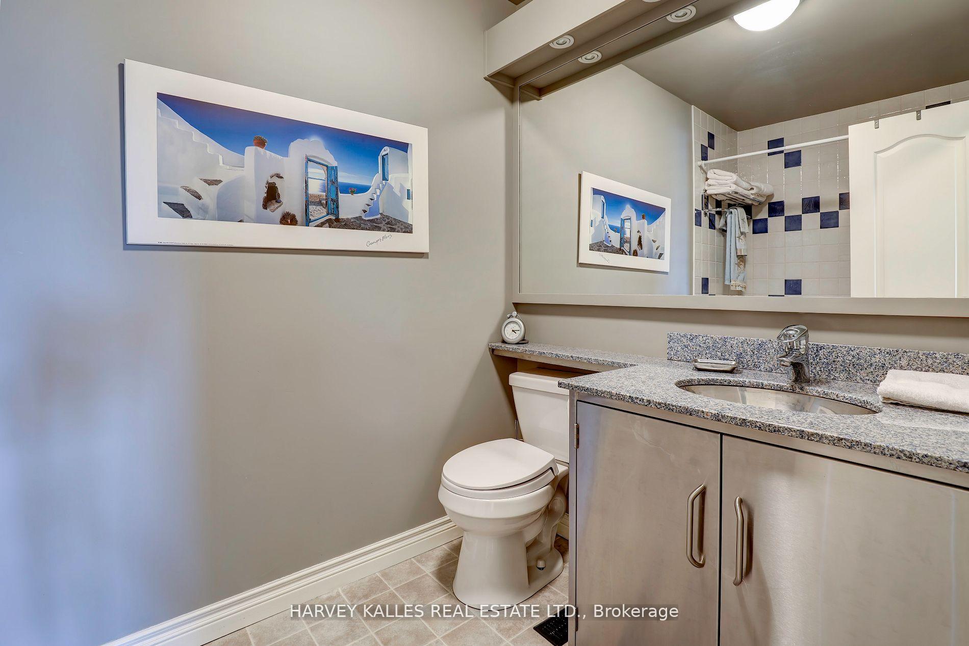 18 La Rose Avenue TH16, Toronto Unit: TH16