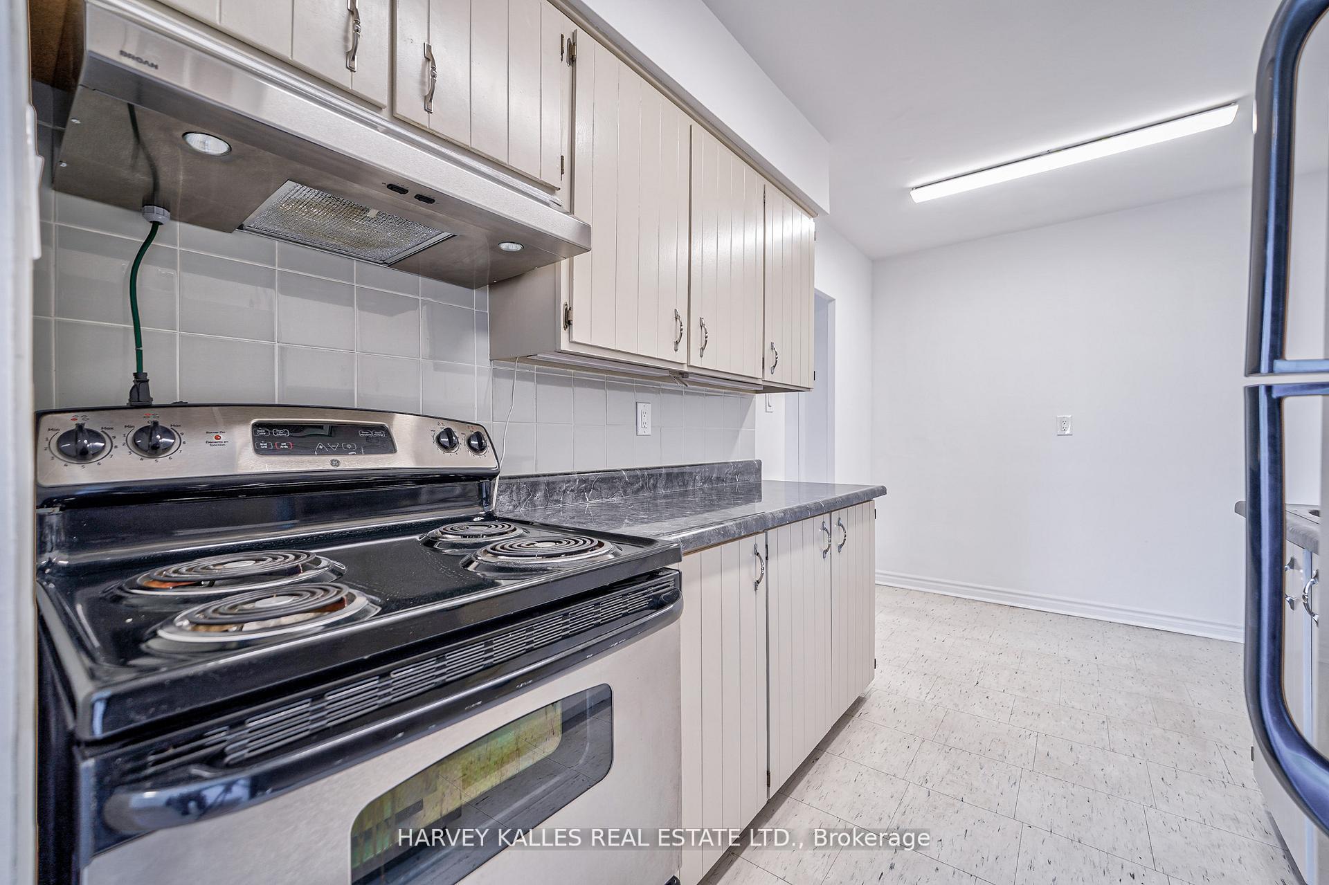 2000 Sheppard Avenue W 501, Toronto Unit: 501