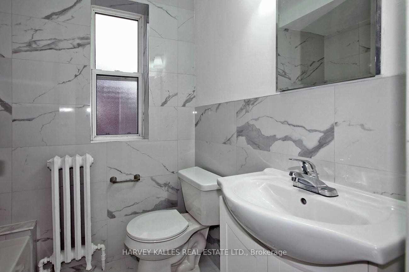 149 Kitchener Avenue Unit B, Toronto Unit: Unit B