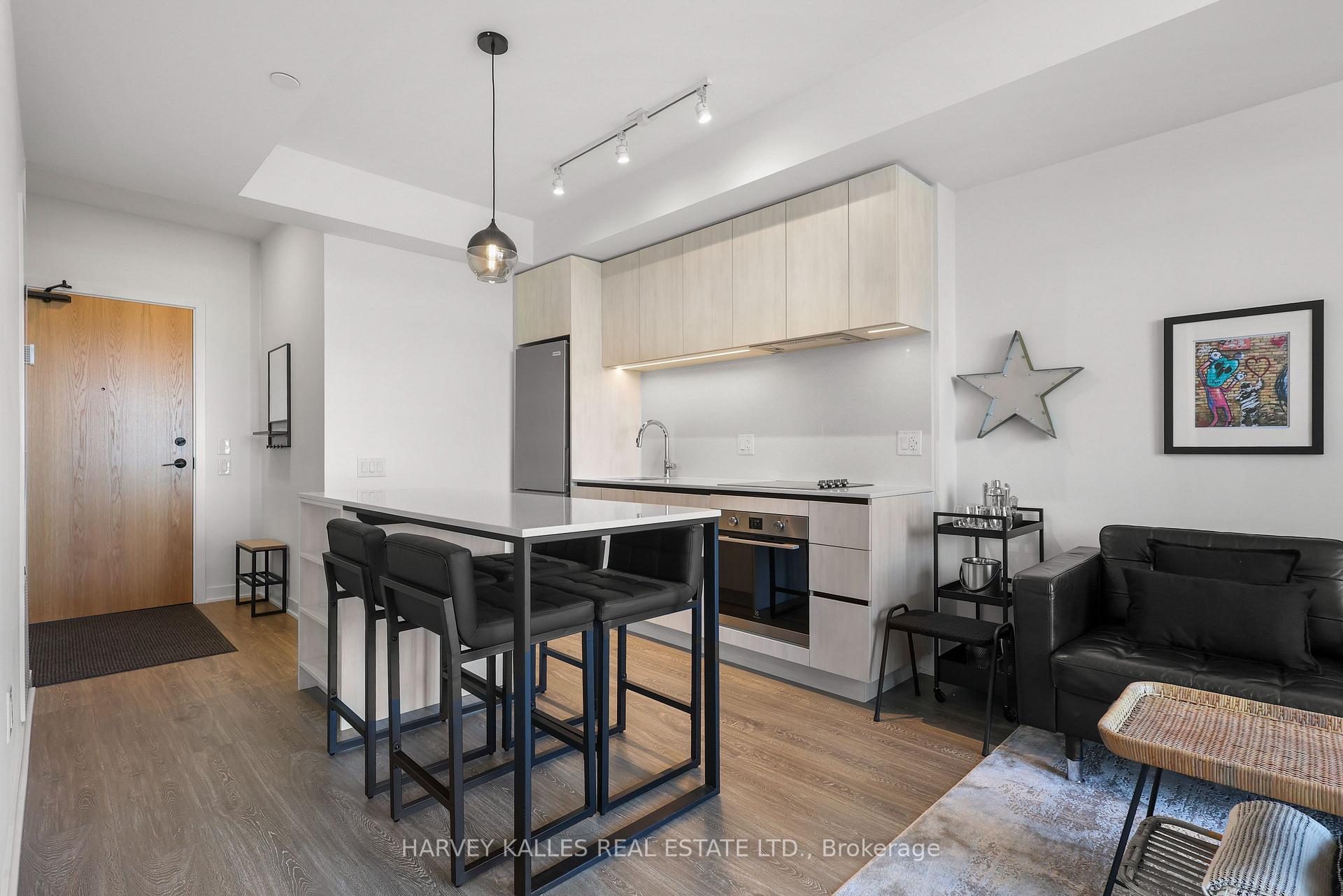 2495 Eglinton Avenue W 609