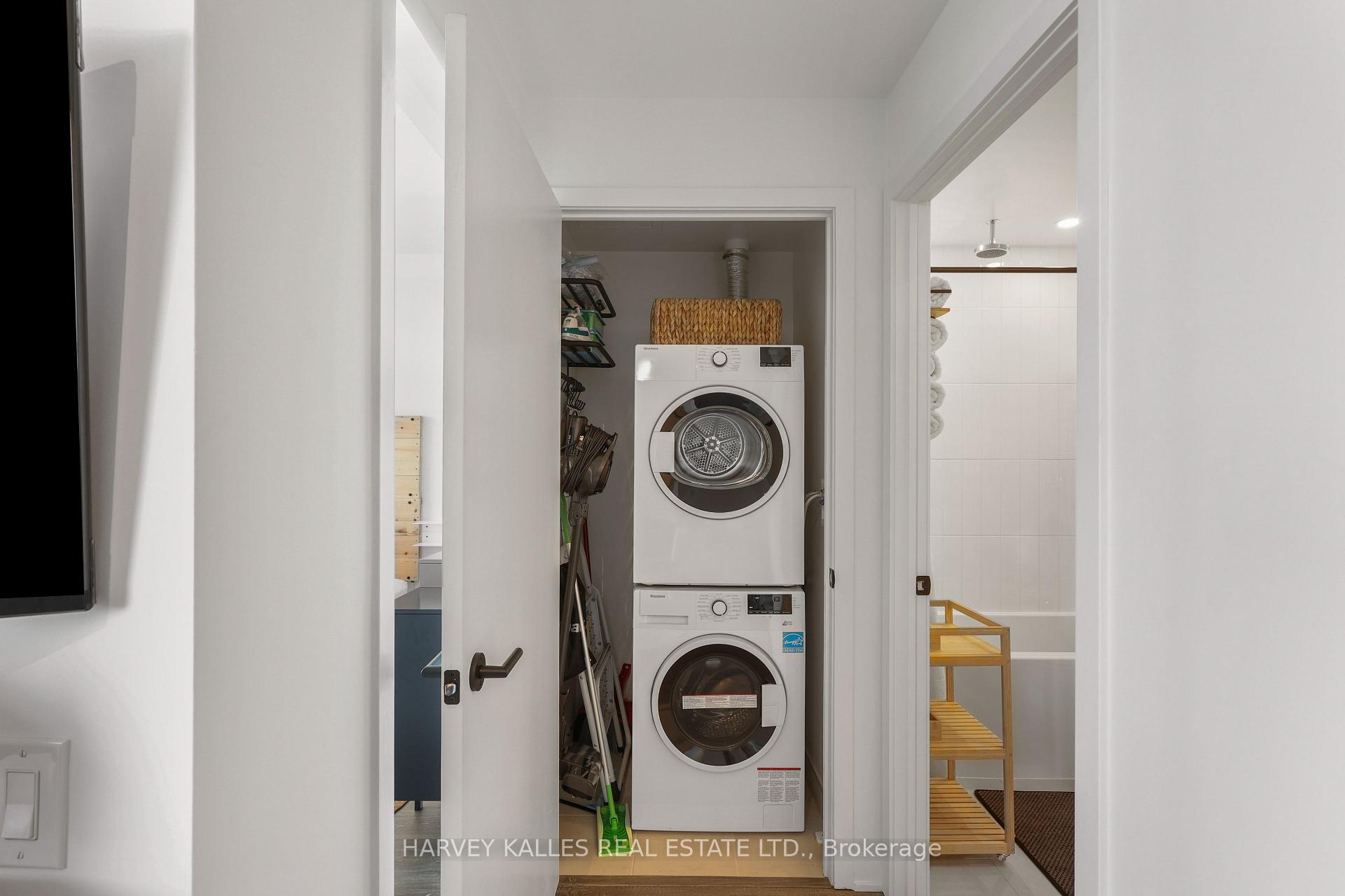 2495 Eglinton Avenue W 609