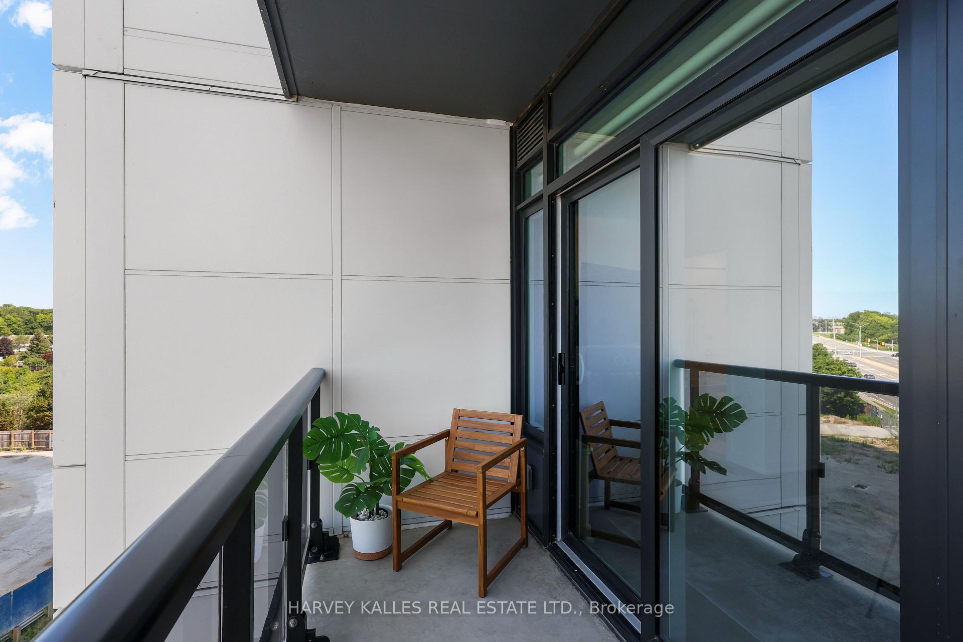2495 Eglinton Avenue W 609