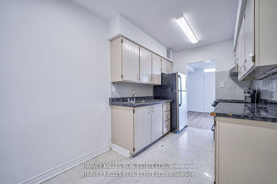 2000 Sheppard Avenue W 505, Toronto Unit: 505