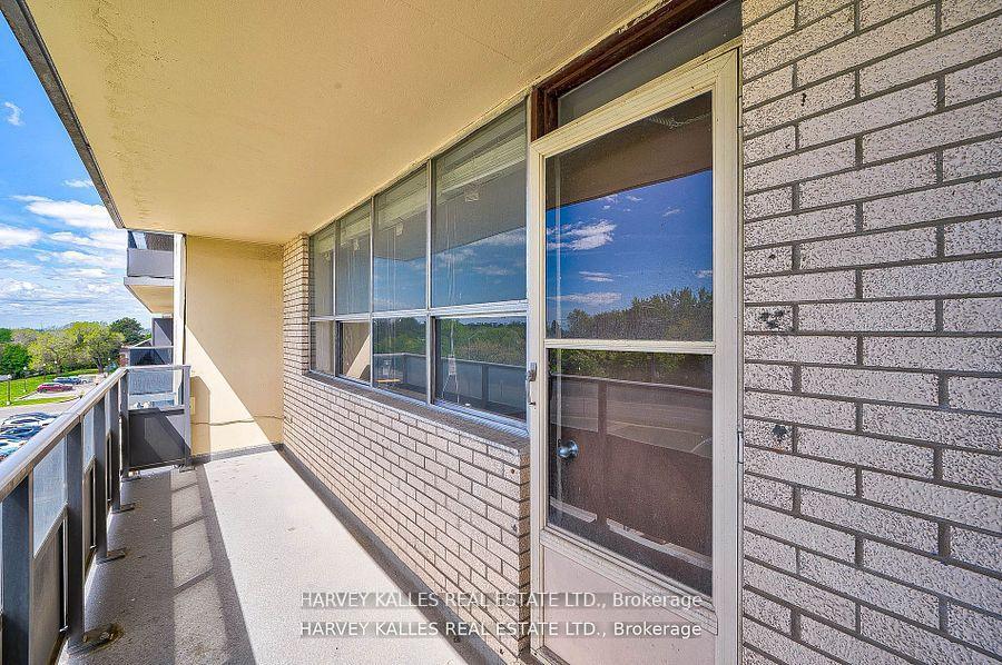 2000 Sheppard Avenue W 505, Toronto Unit: 505