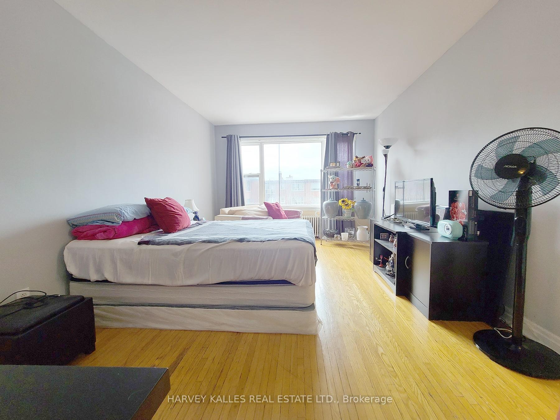 2434 Keele Street 9, Toronto Unit: 9