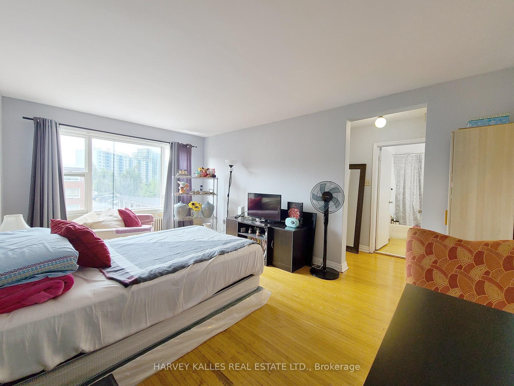 2434 Keele Street 9, Toronto Unit: 9