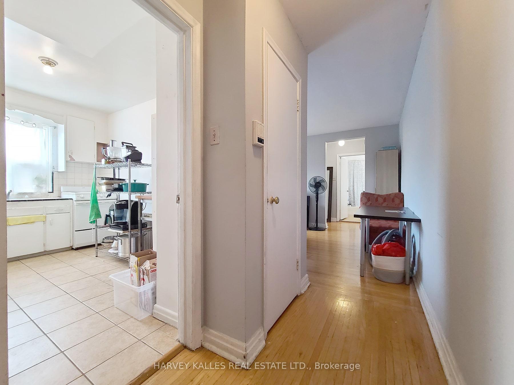 2434 Keele Street 9, Toronto Unit: 9