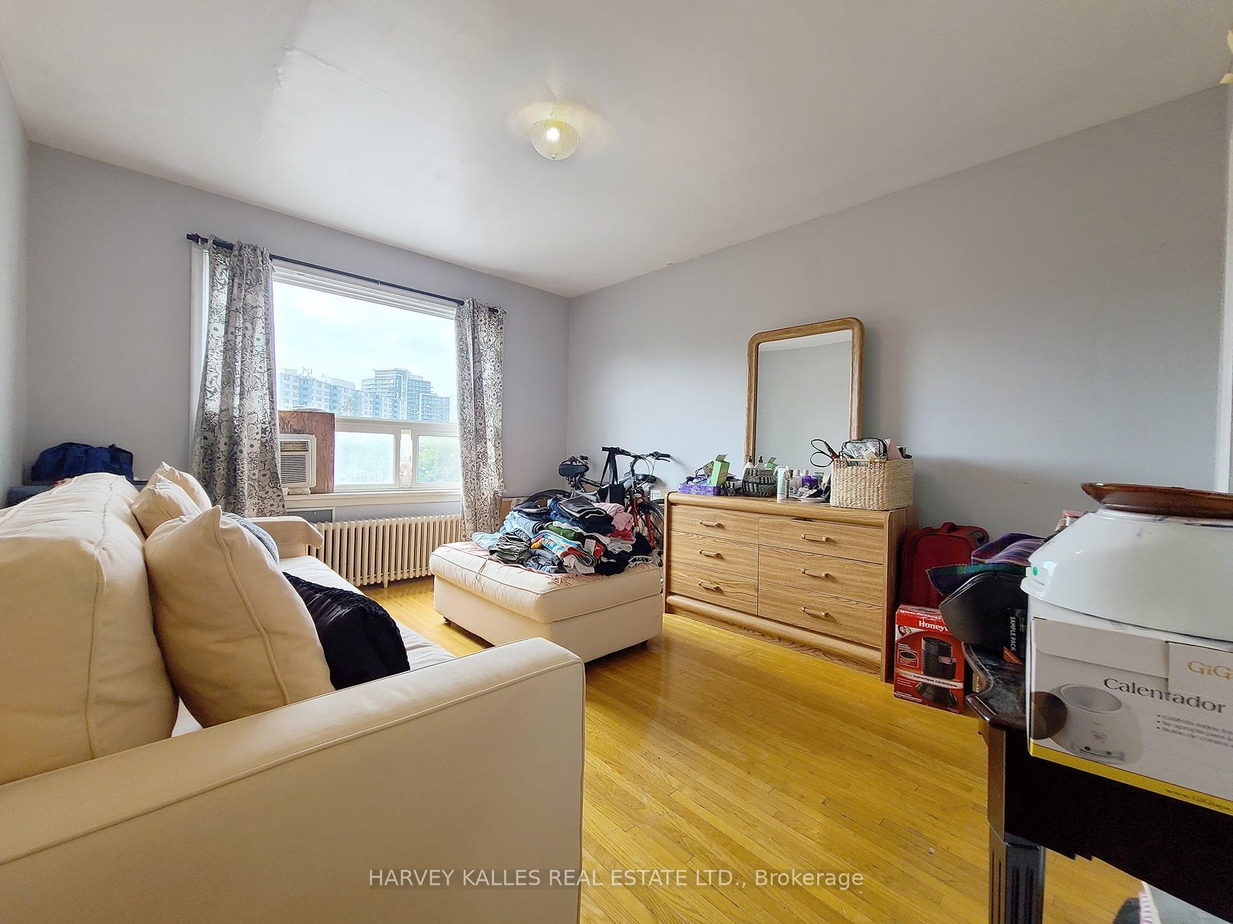 2434 Keele Street 9, Toronto Unit: 9