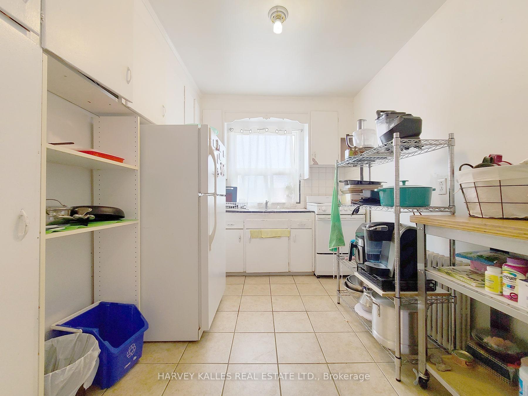 2434 Keele Street 9, Toronto Unit: 9