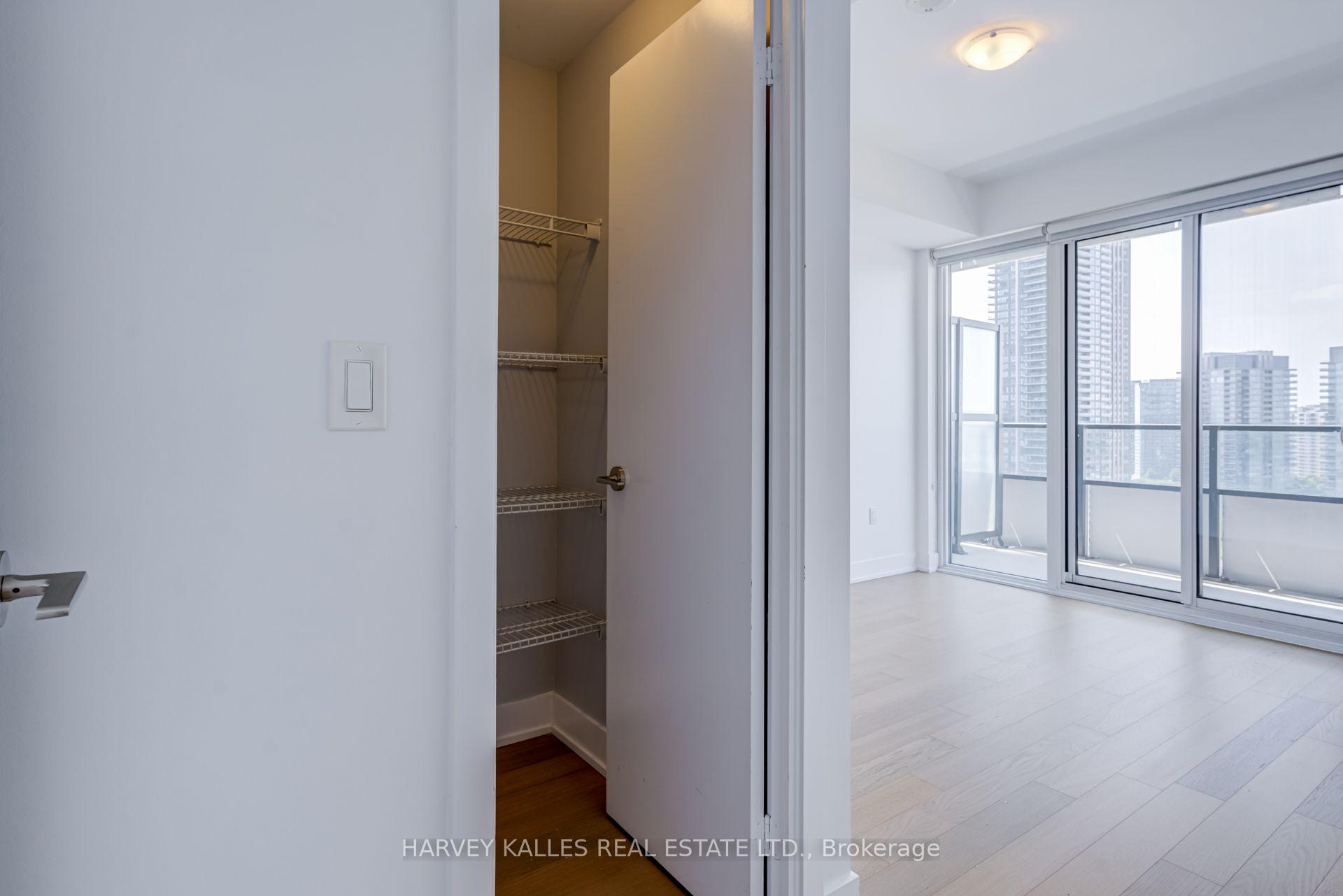 30 Shore Breeze Drive 1822, Toronto Unit: 1822