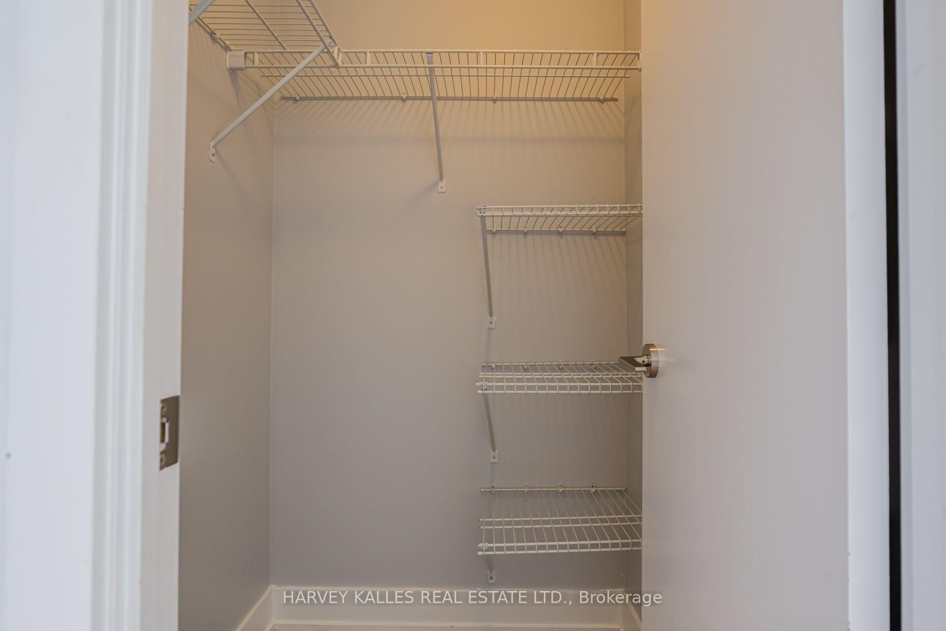 30 Shore Breeze Drive 1822, Toronto Unit: 1822