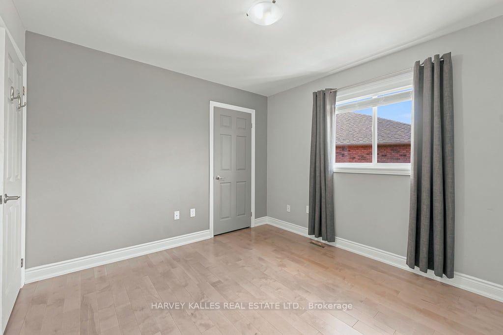 2033 Redstone Crescent
