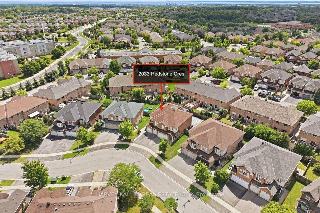 2033 Redstone Crescent