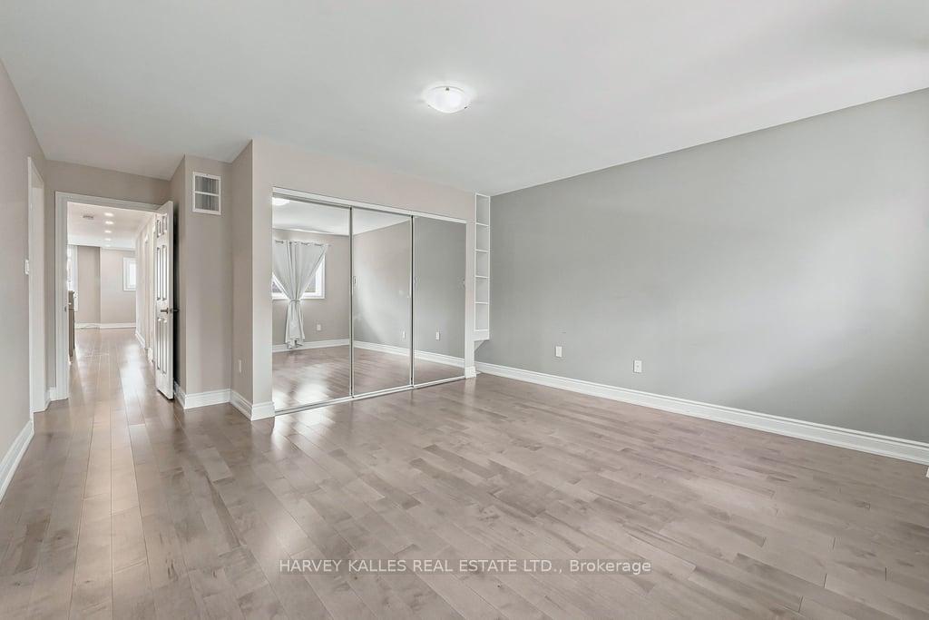 2033 Redstone Crescent