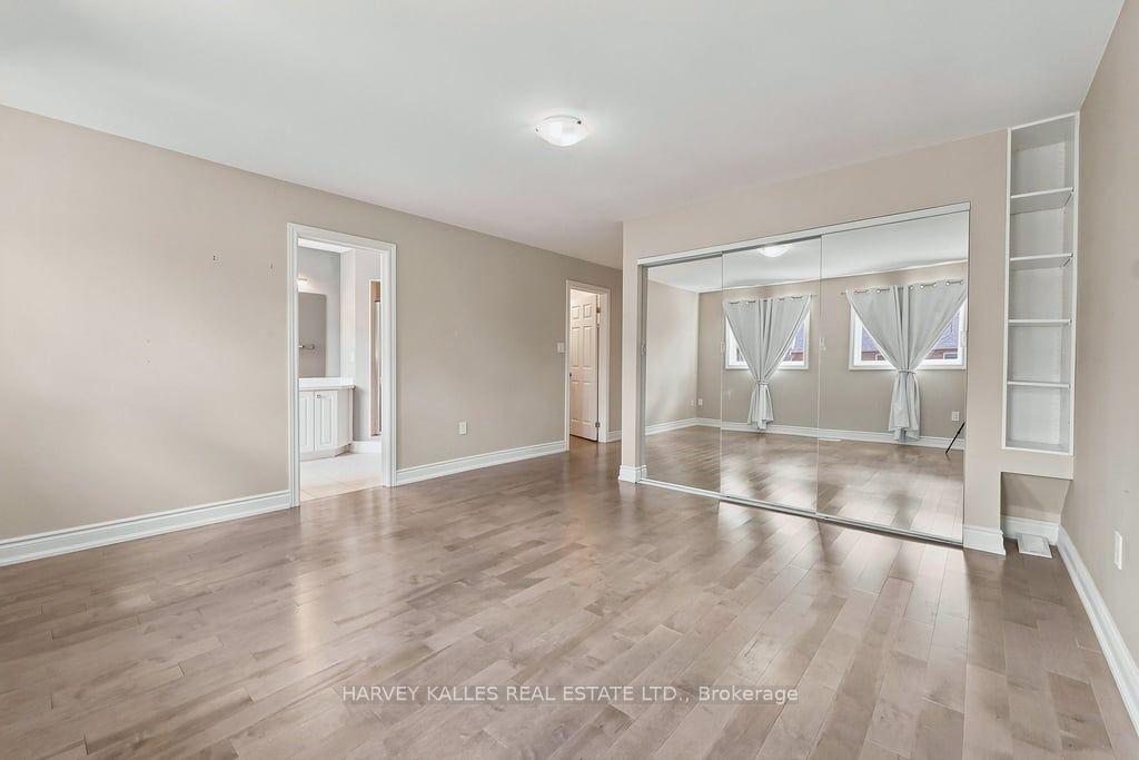 2033 Redstone Crescent