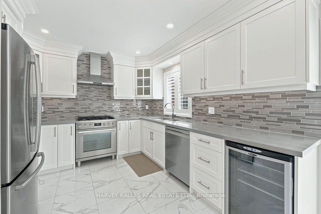2033 Redstone Crescent