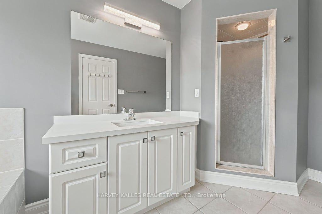 2033 Redstone Crescent