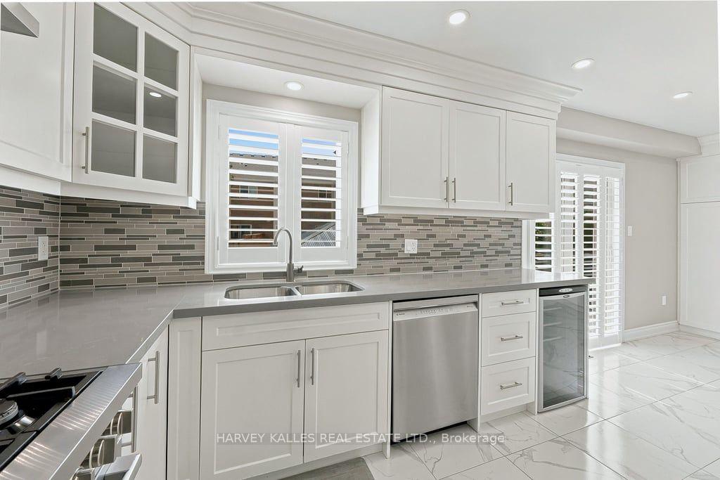 2033 Redstone Crescent
