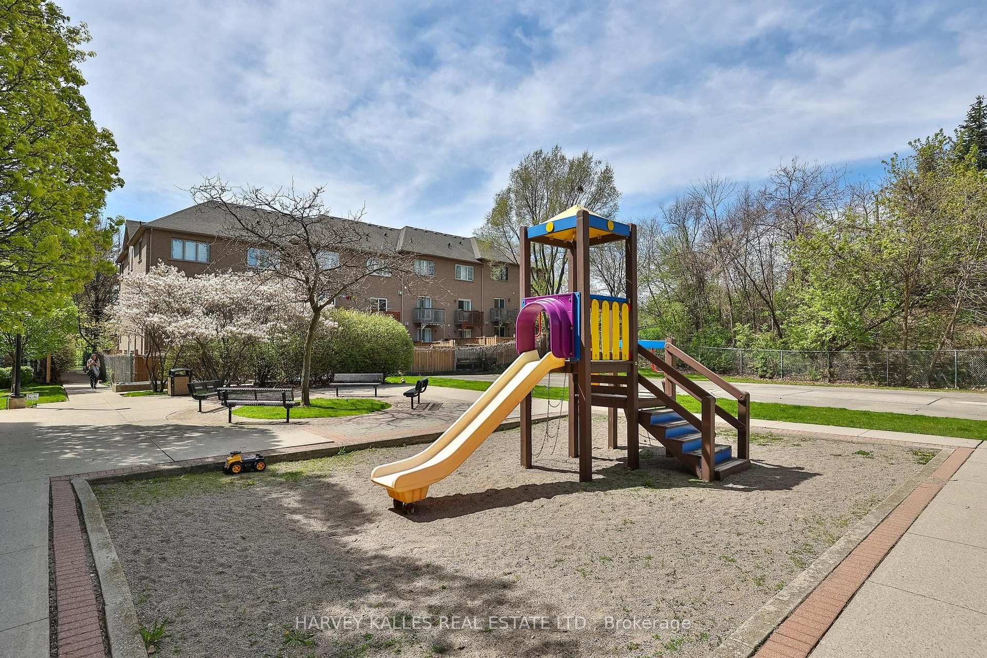 190 Manitoba Street 904, Toronto Unit: 904