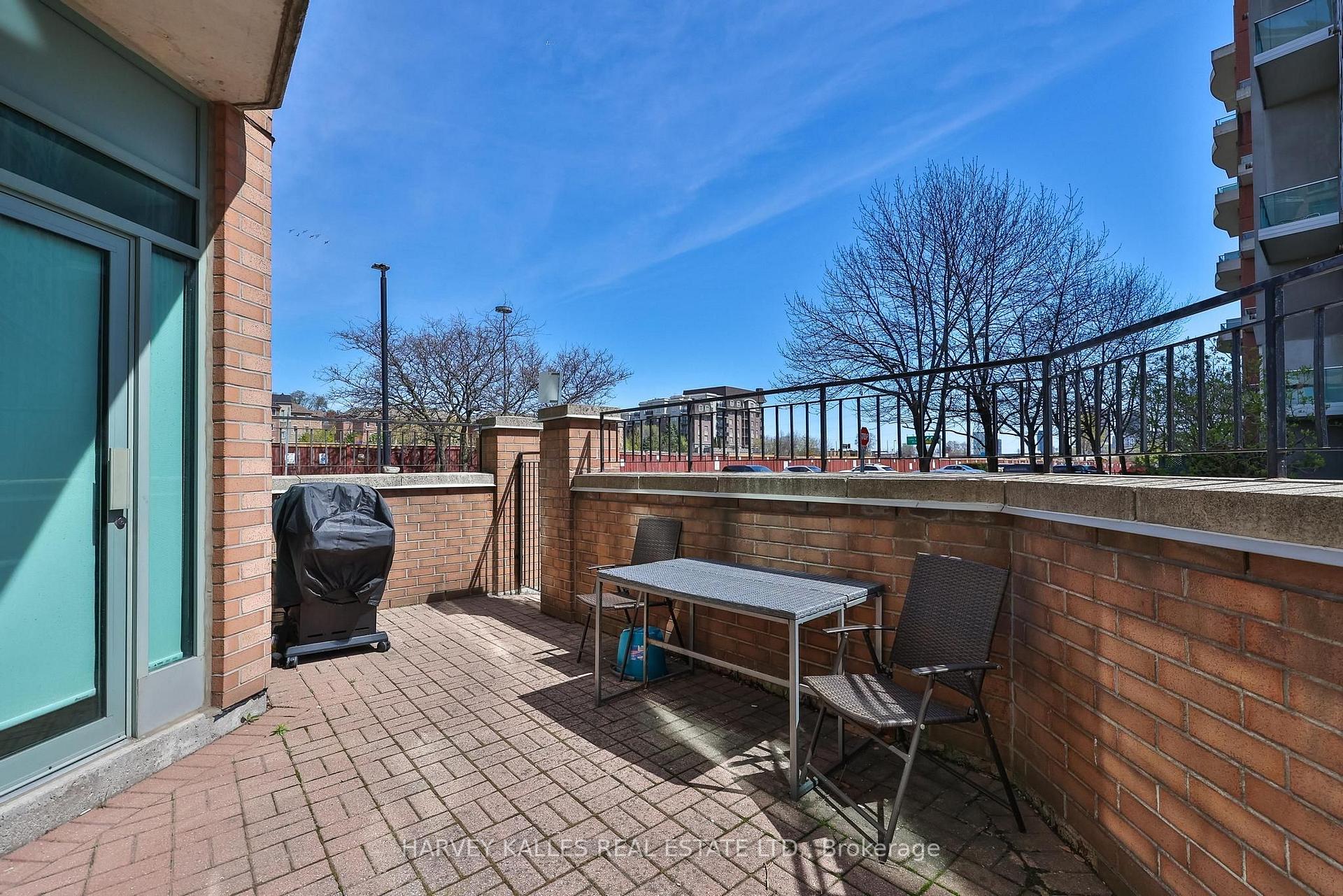 190 Manitoba Street 904, Toronto Unit: 904