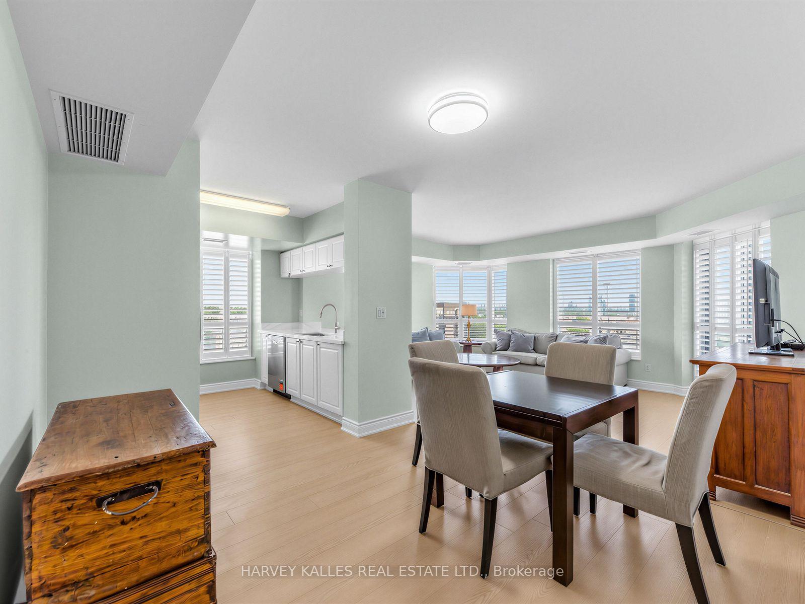 190 Manitoba Street 904, Toronto Unit: 904