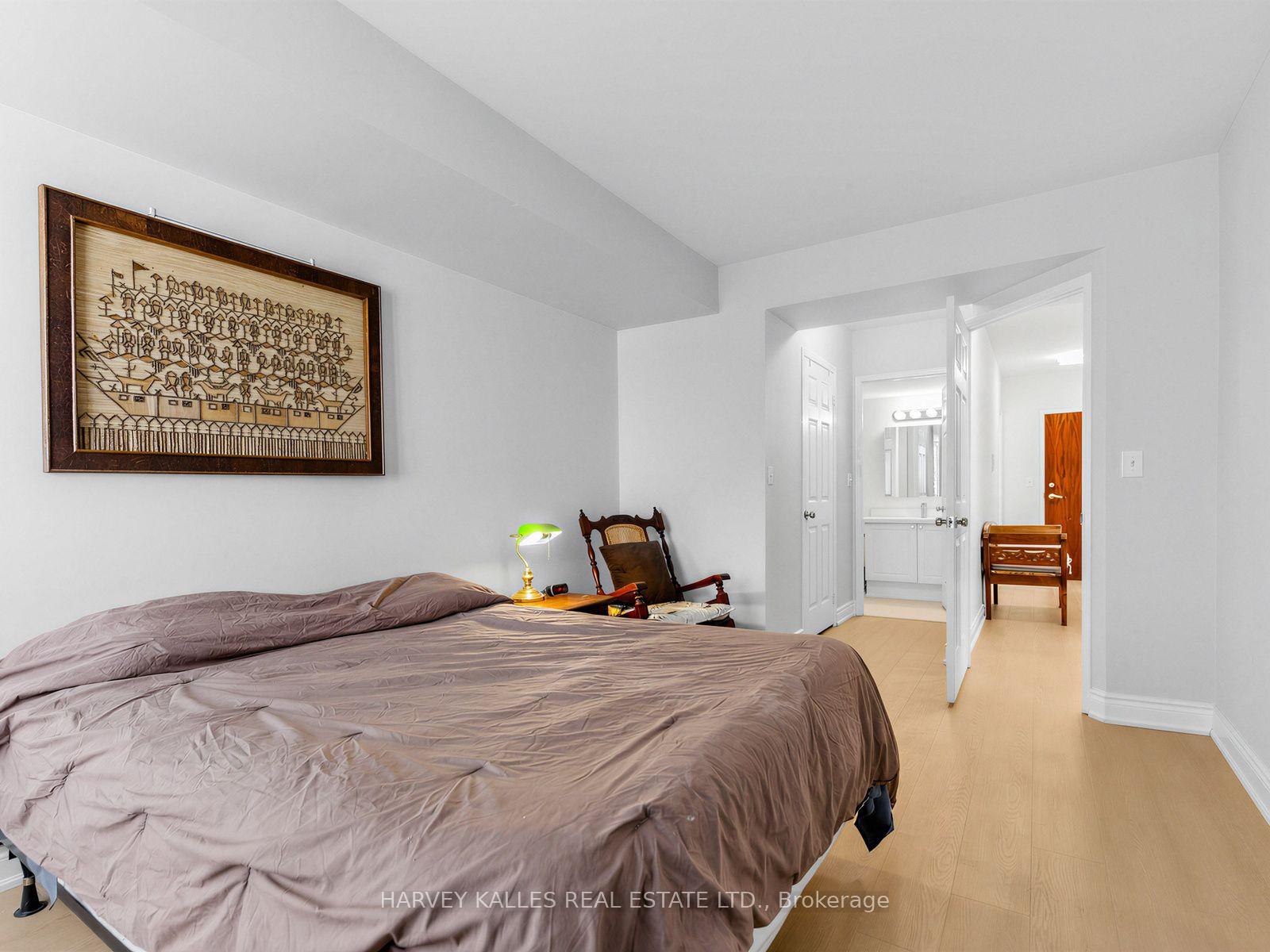 190 Manitoba Street 904, Toronto Unit: 904
