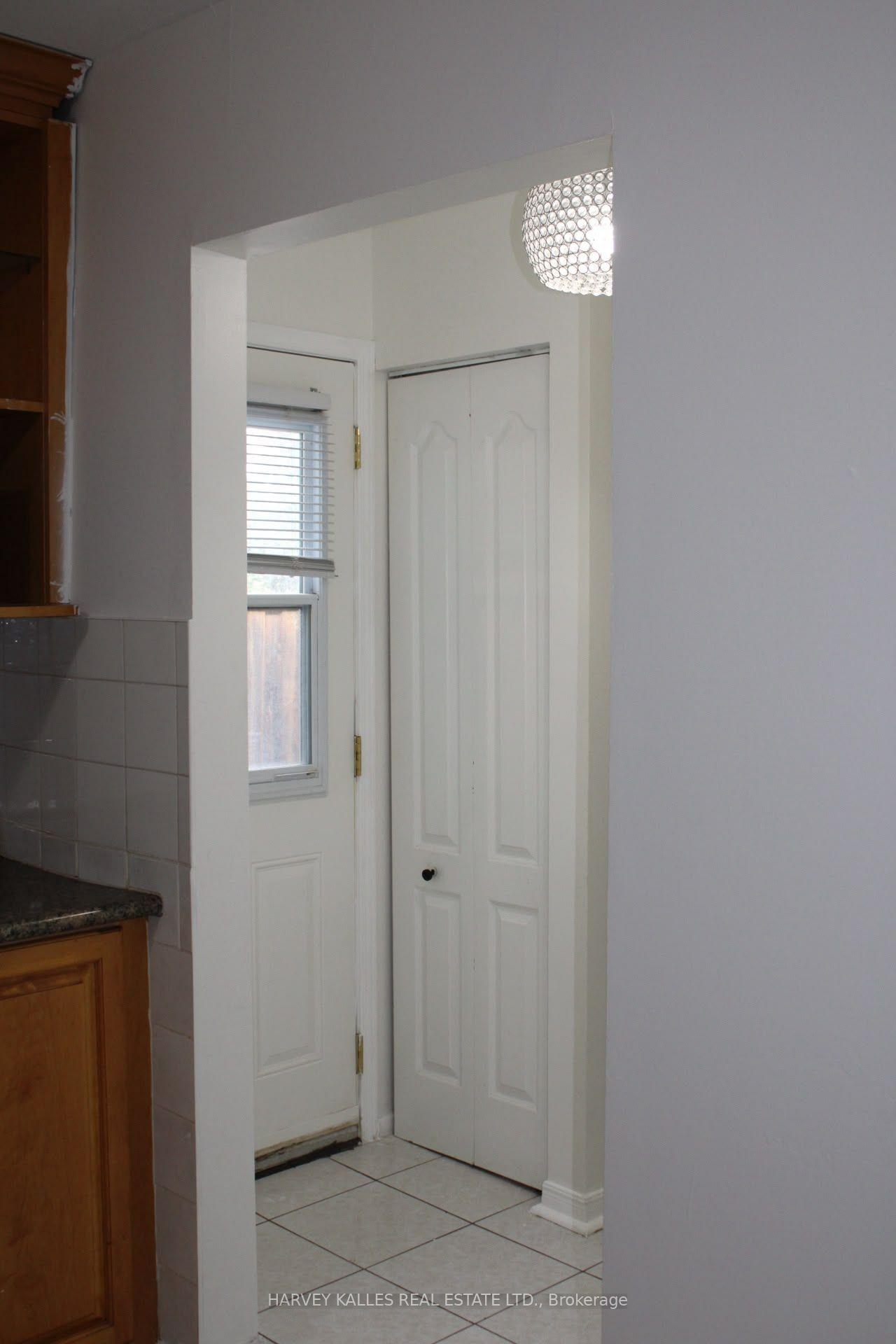 102 Goldcrest Road