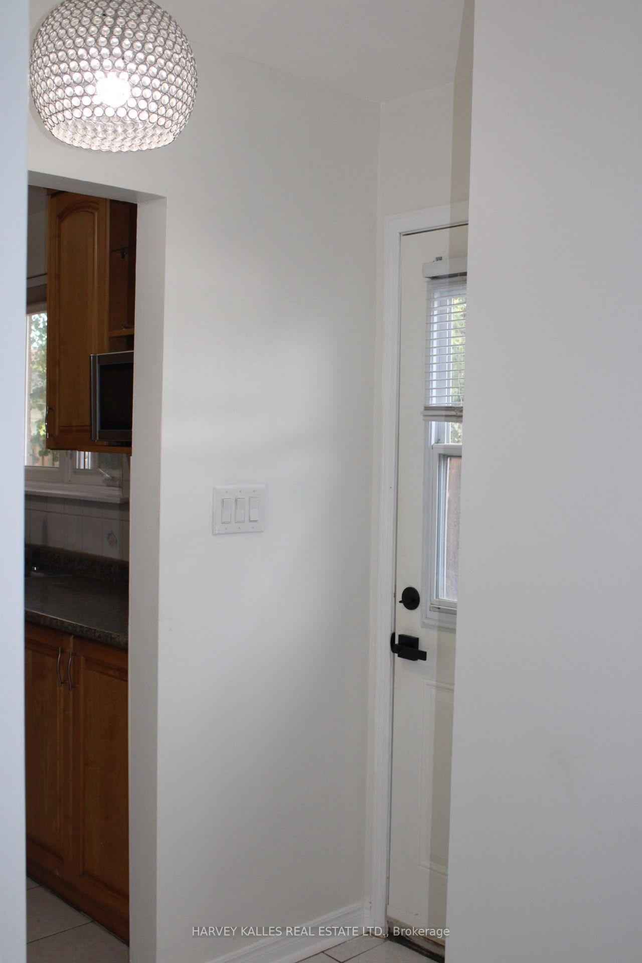 102 Goldcrest Road