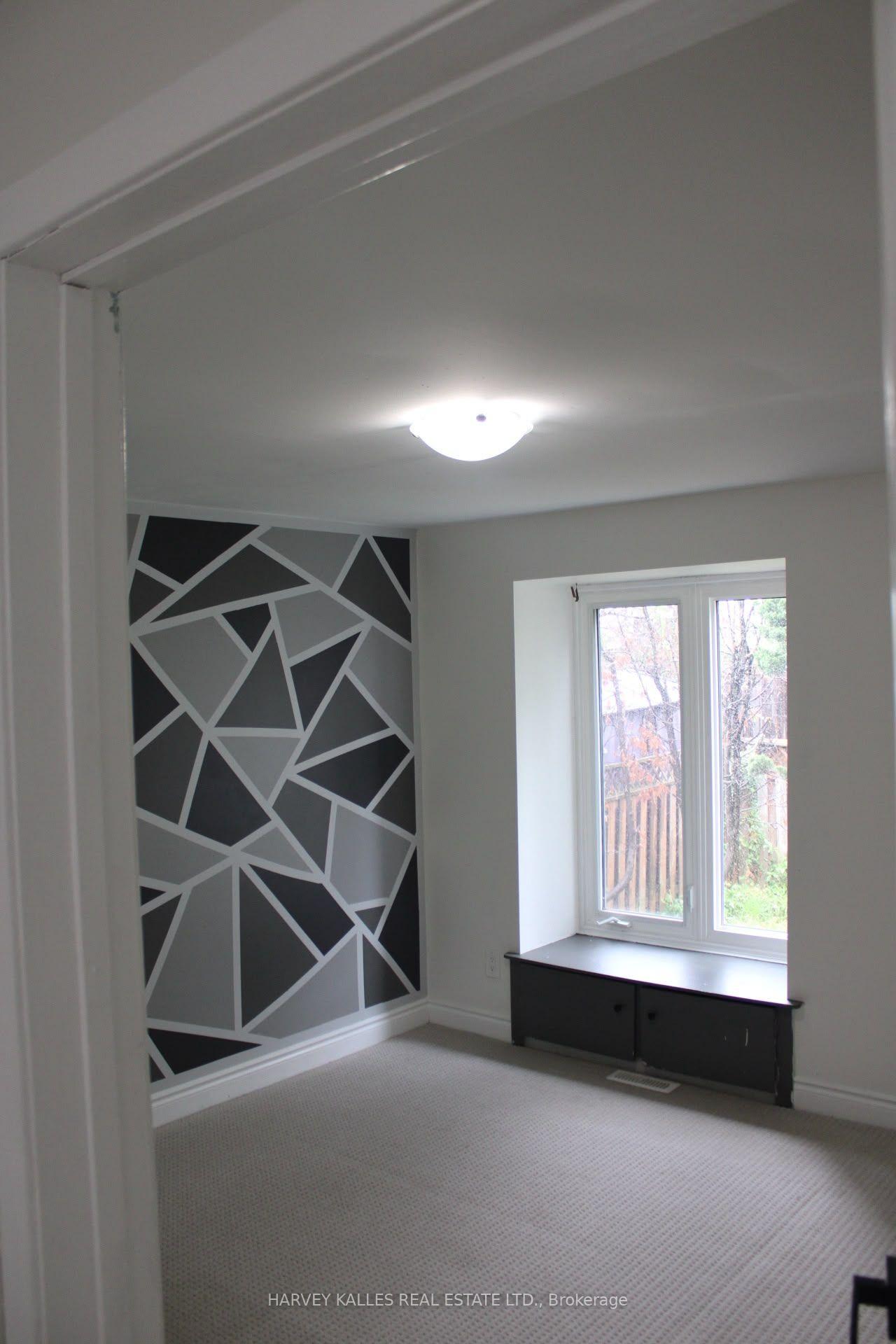 102 Goldcrest Road