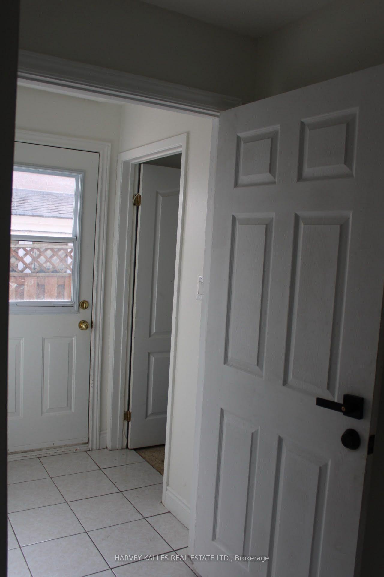 102 Goldcrest Road
