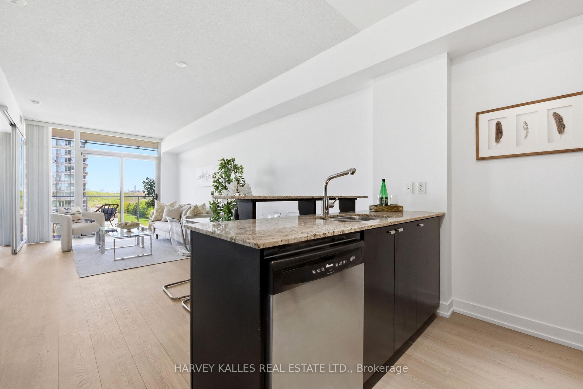 103 The Queensway 701, Toronto Unit: 701