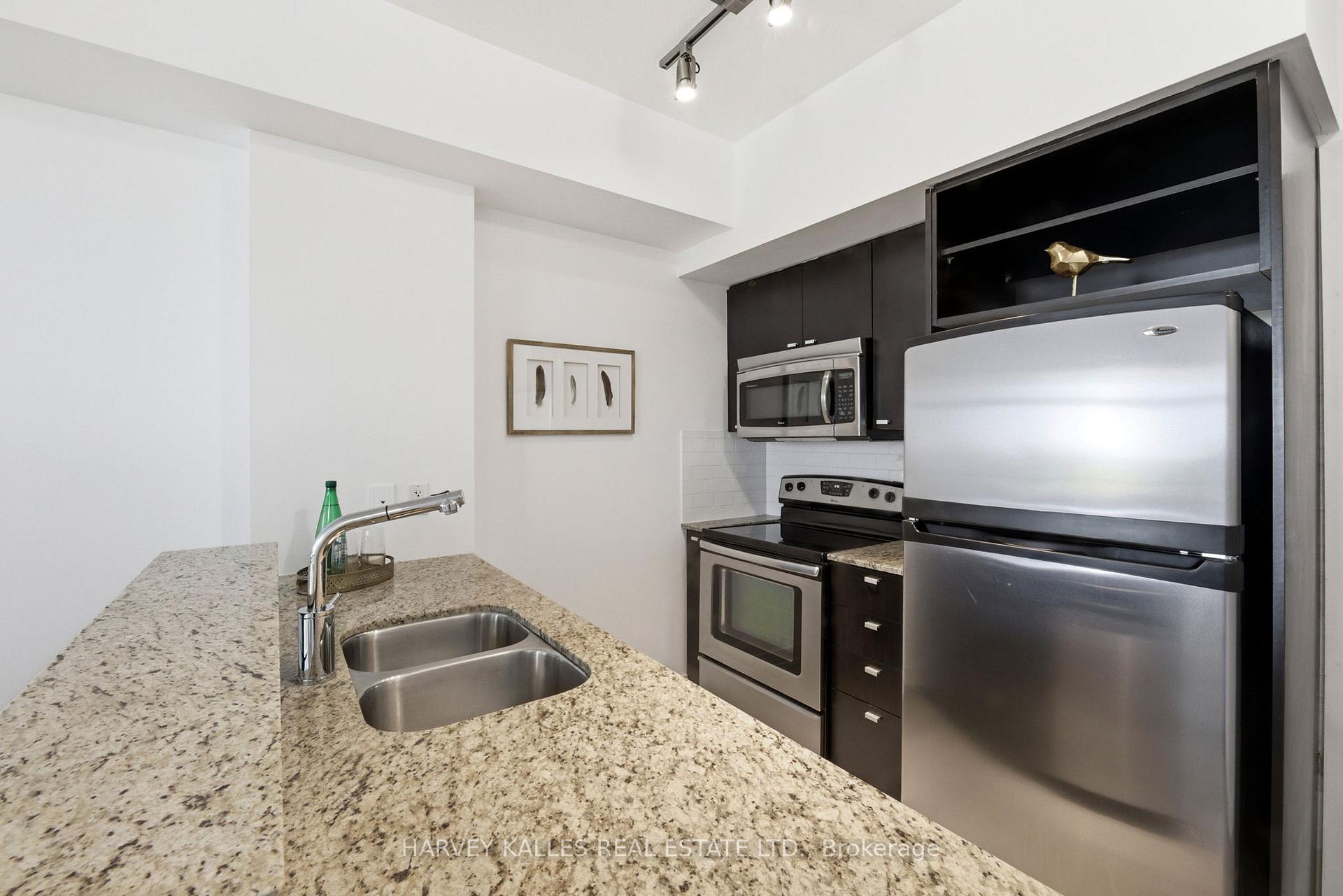 103 The Queensway 701, Toronto Unit: 701