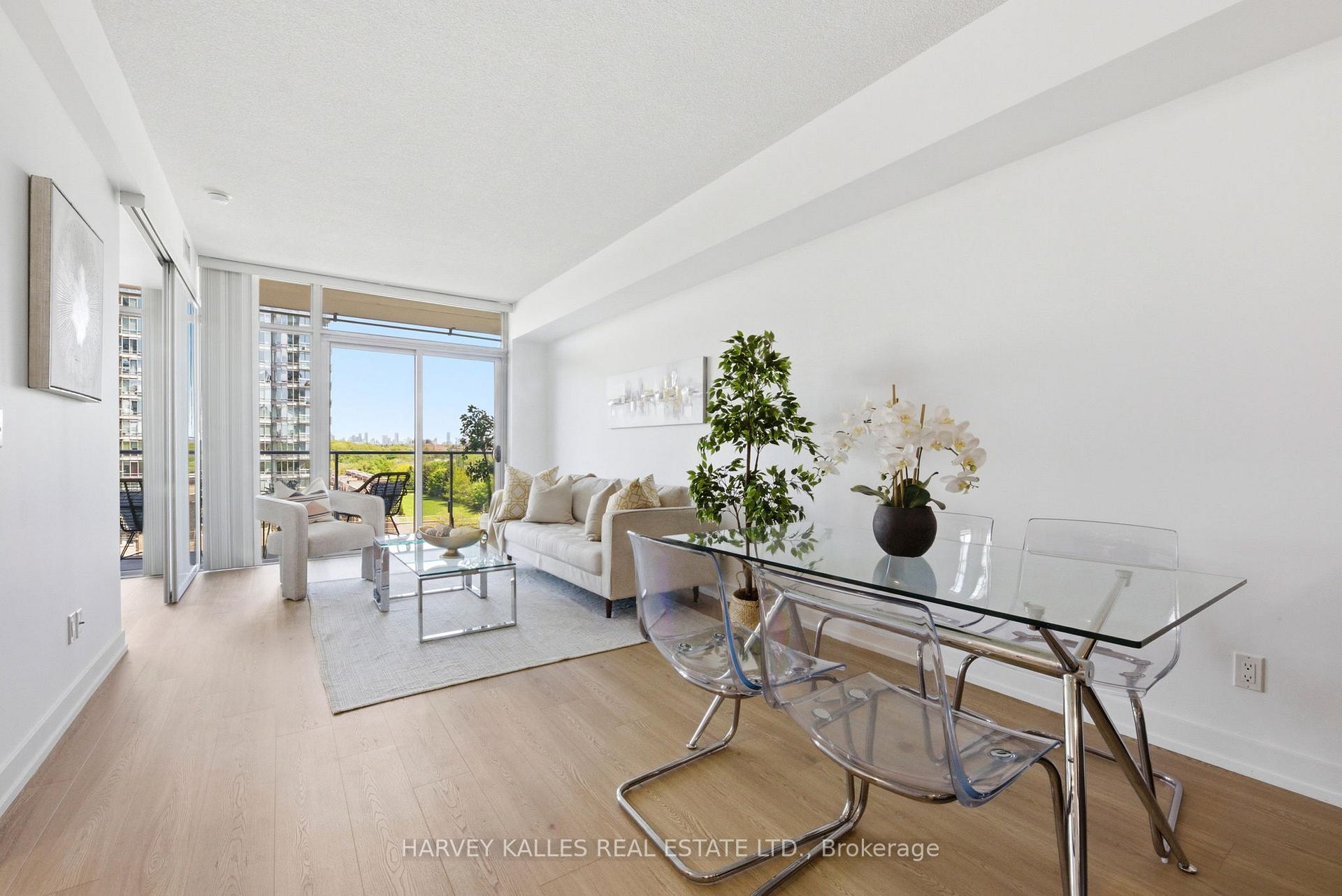 103 The Queensway 701, Toronto Unit: 701