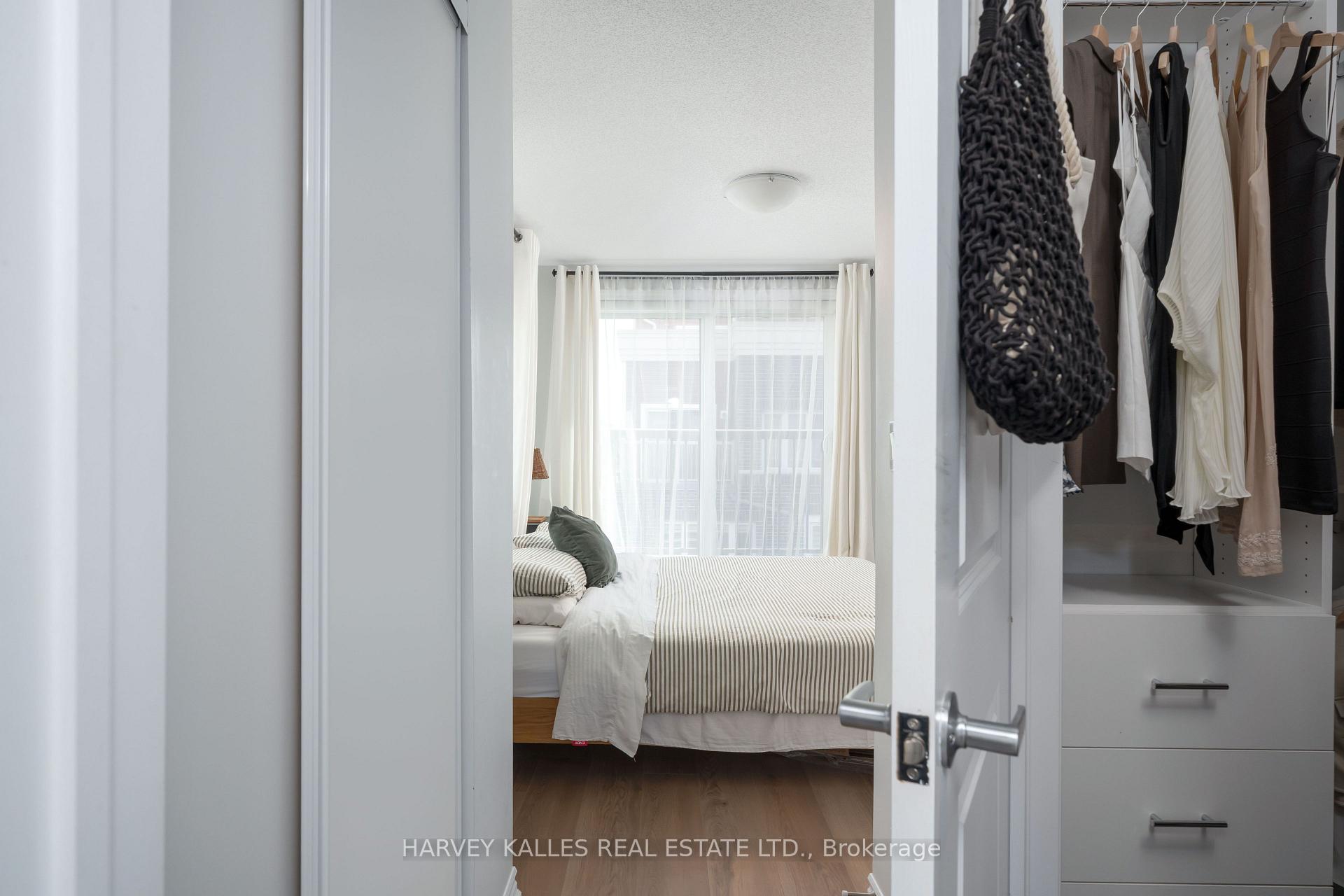 85 Eastwood Park Gardens 35, Toronto Unit: 35