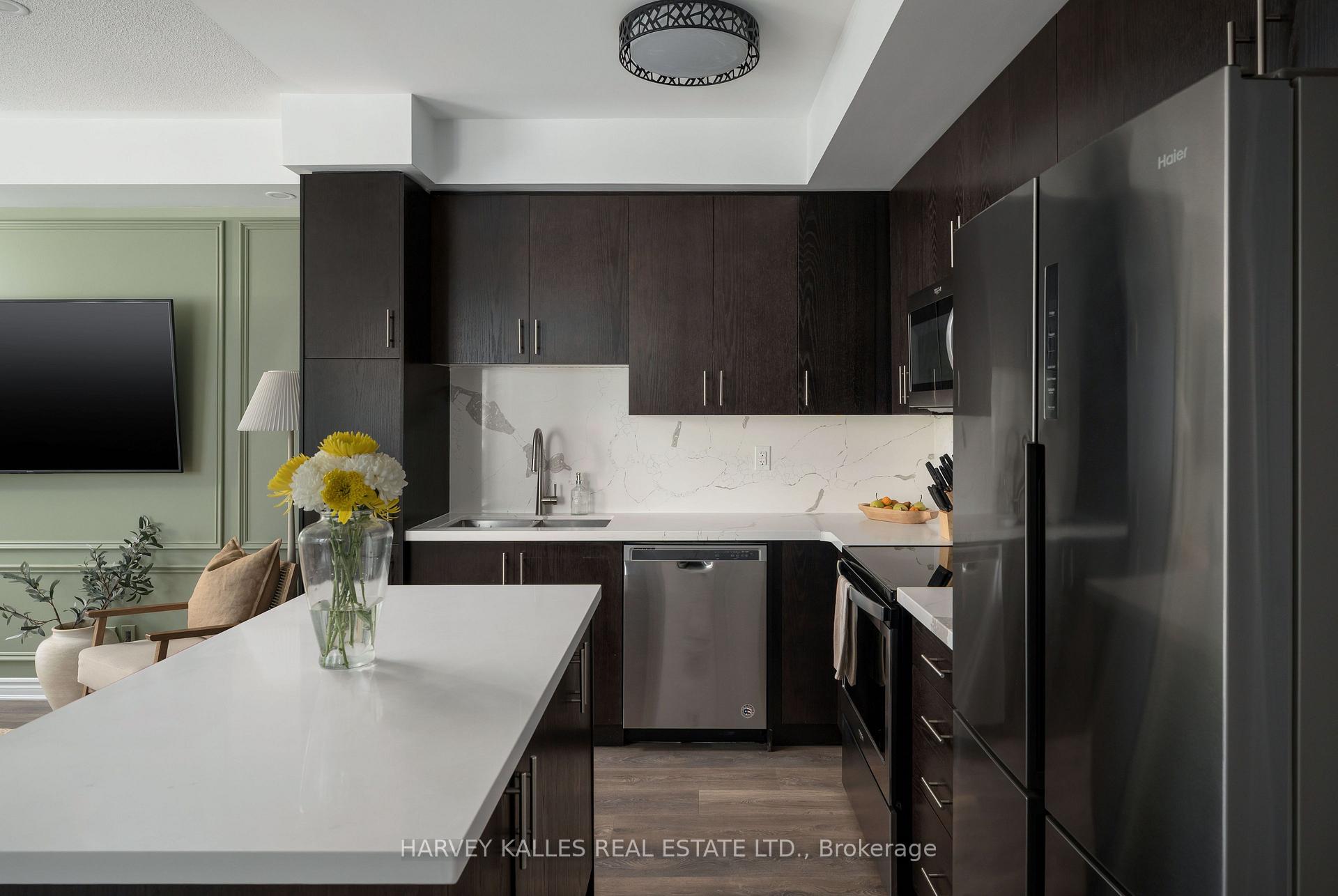 85 Eastwood Park Gardens 35, Toronto Unit: 35