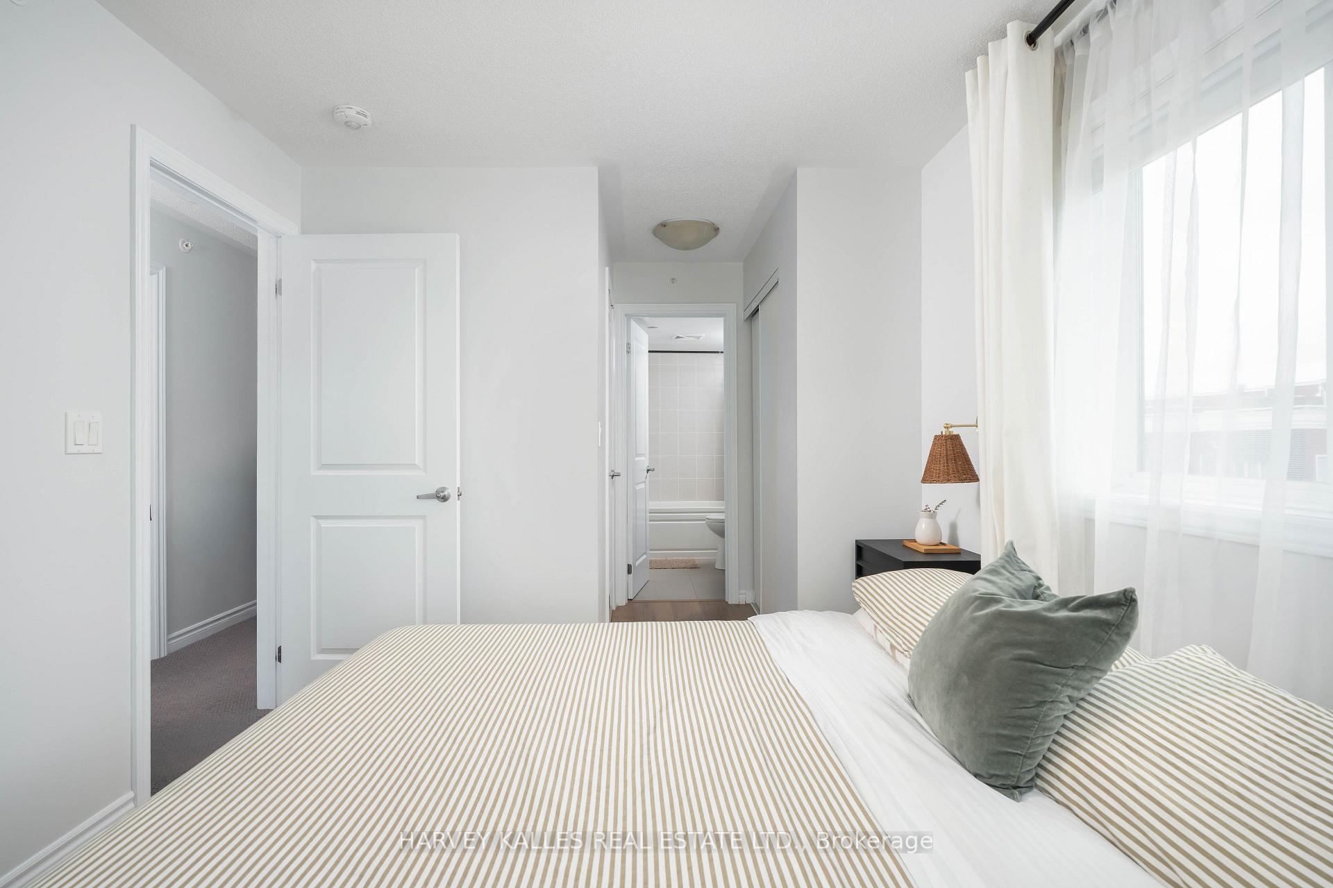 85 Eastwood Park Gardens 35, Toronto Unit: 35