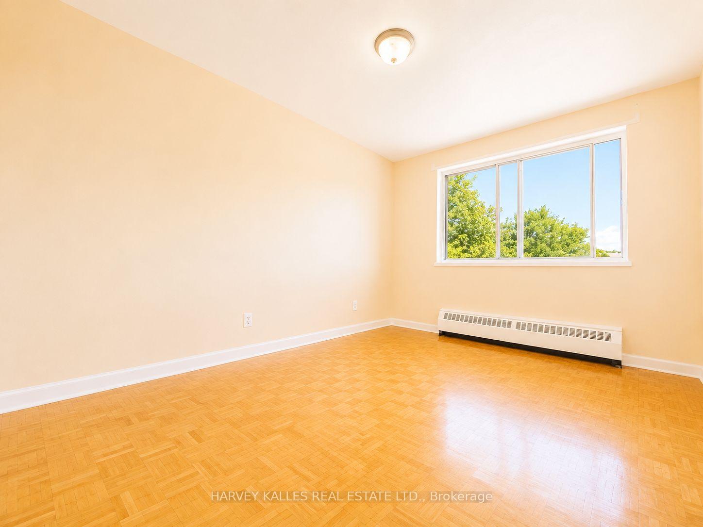 80 Blackfriar Avenue 305, Toronto Unit: 305