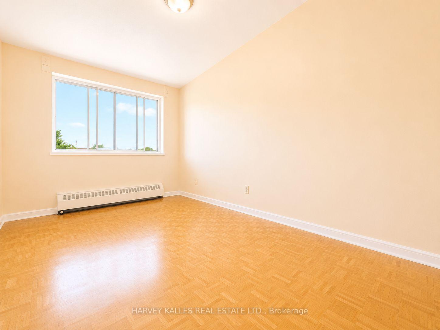 80 Blackfriar Avenue 305, Toronto Unit: 305