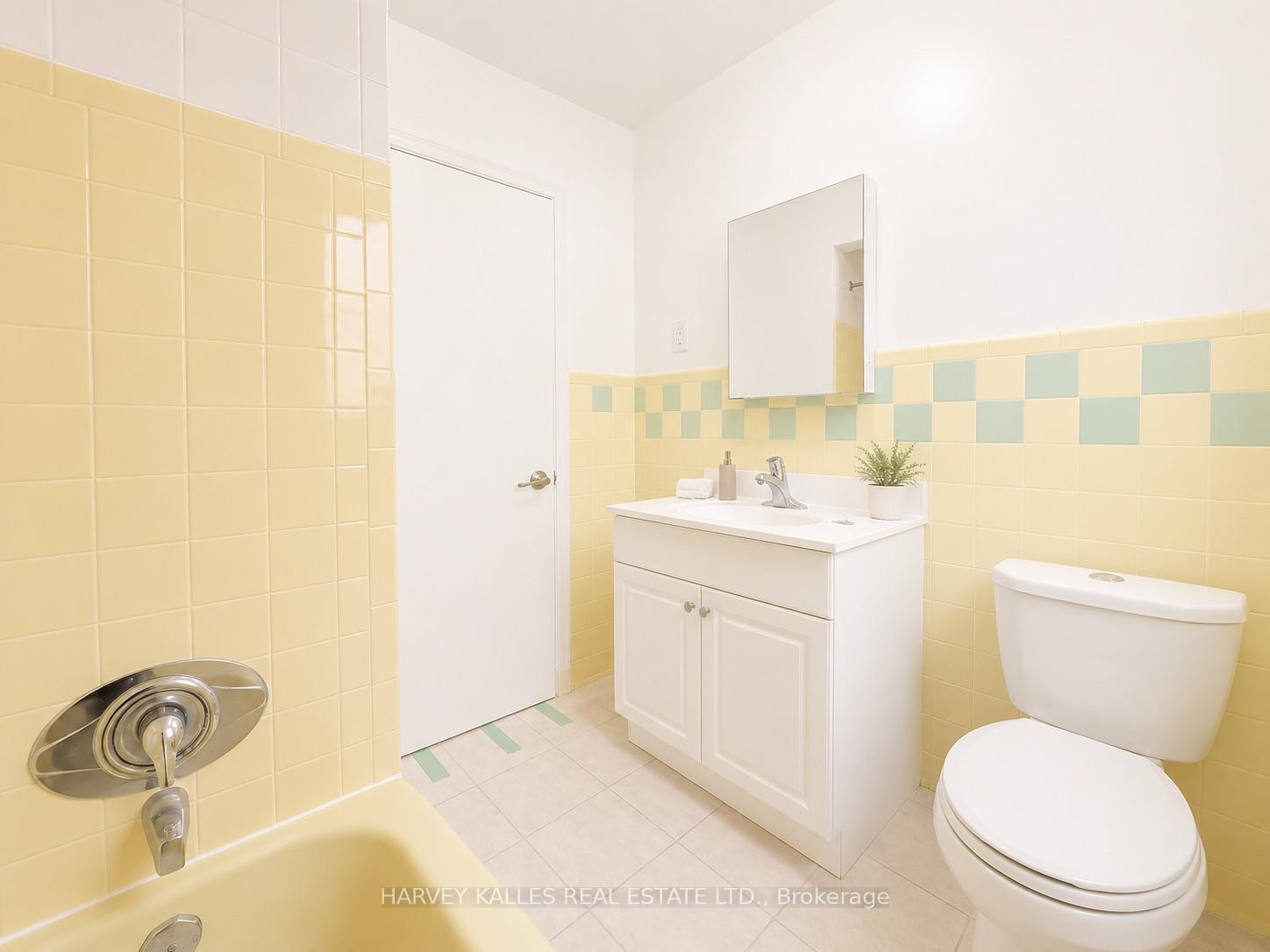 88 Trethewey Drive 6, Toronto Unit: 6